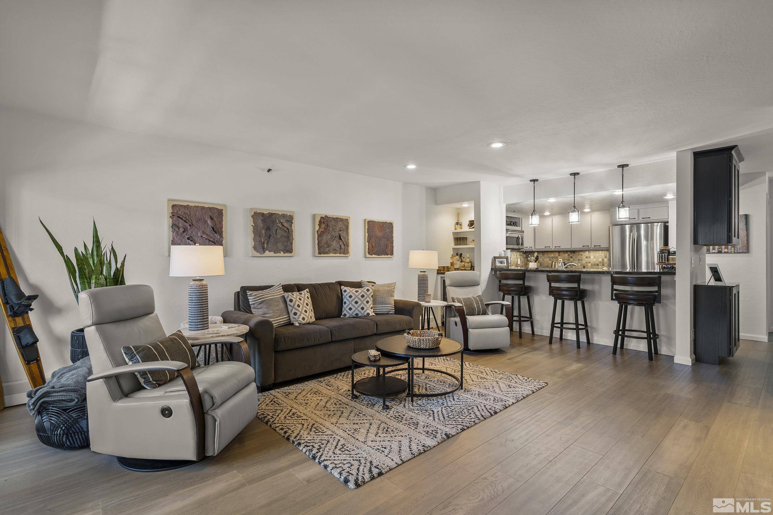 Incline Village, NV 89451,335 Ski WAY Way #301