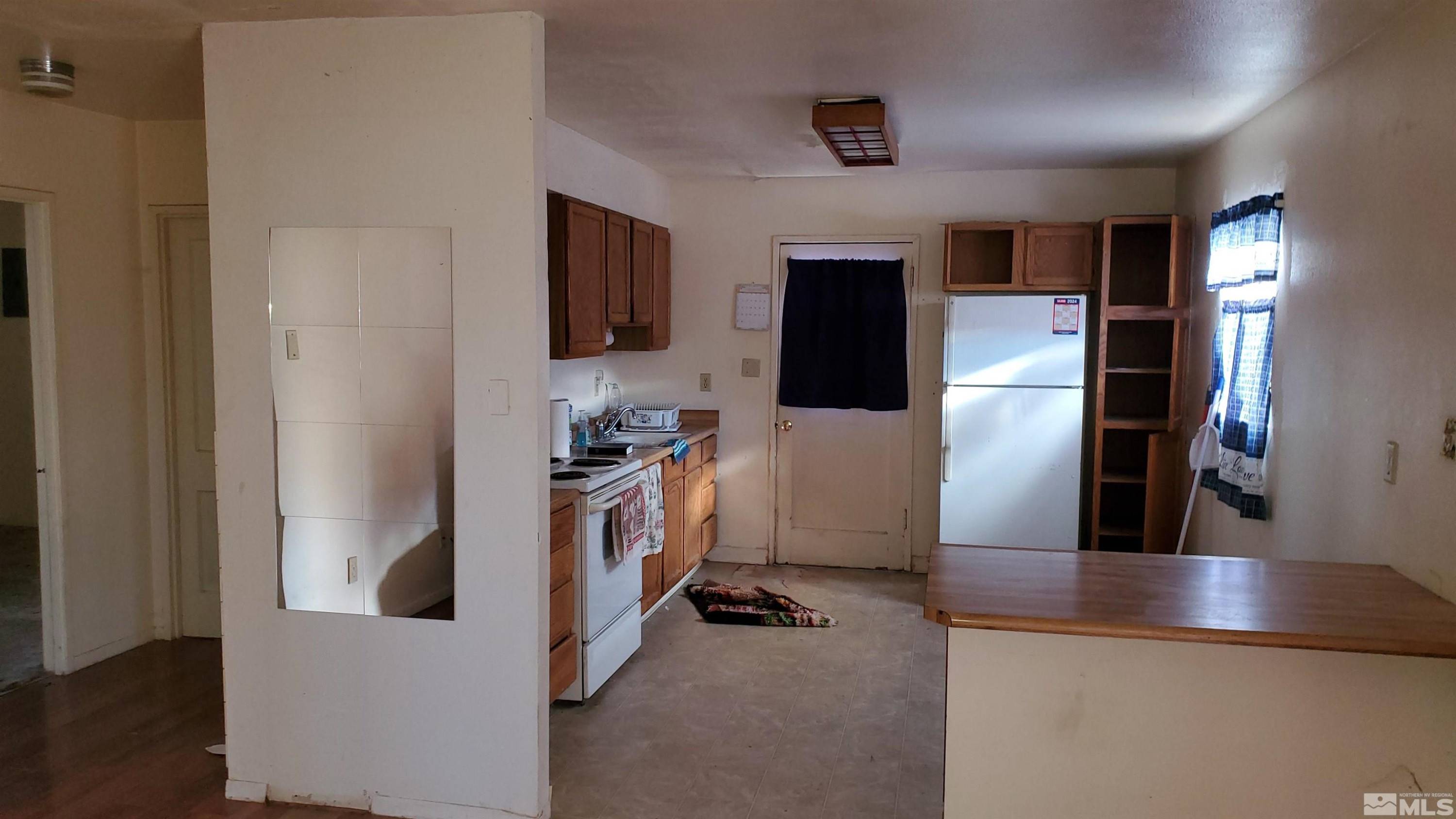Hawthorne, NV 89415,422 C ST Street
