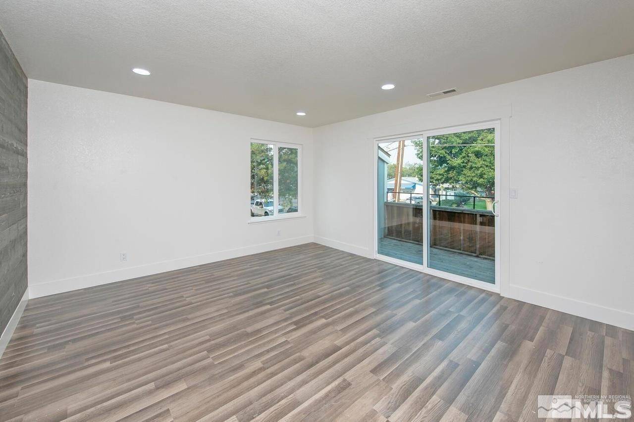 Reno, NV 89502,4606 Neil RD Road #194