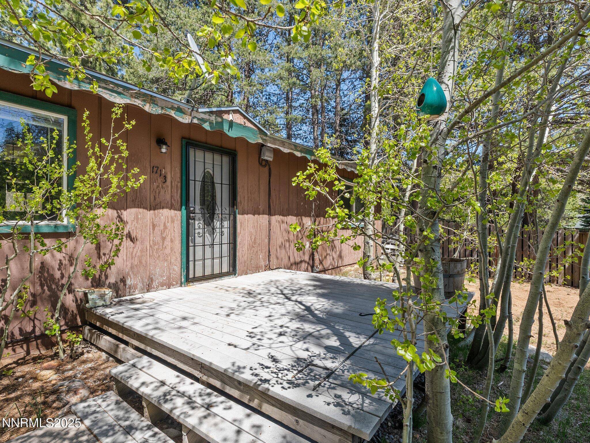 South Lake Tahoe, CA 96150,1713 Tionontati ST Street