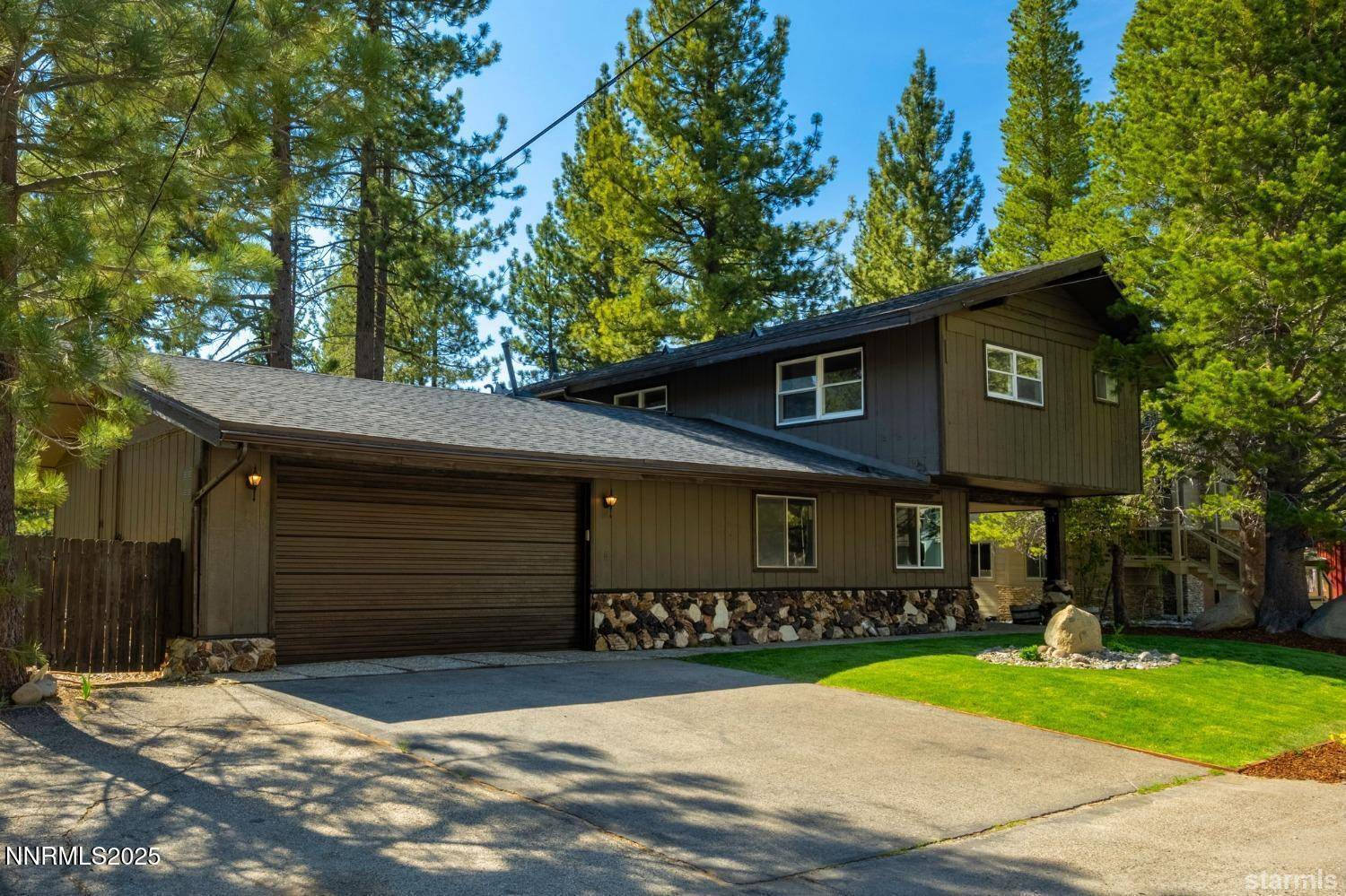 South Lake Tahoe, CA 96150,2828 Santa Claus