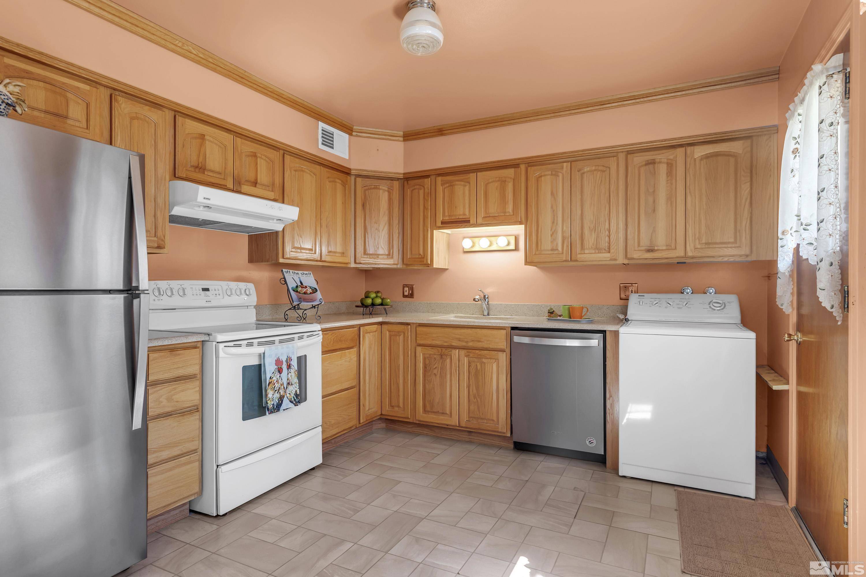 Sparks, NV 89431,1325 Dodson WAY Way