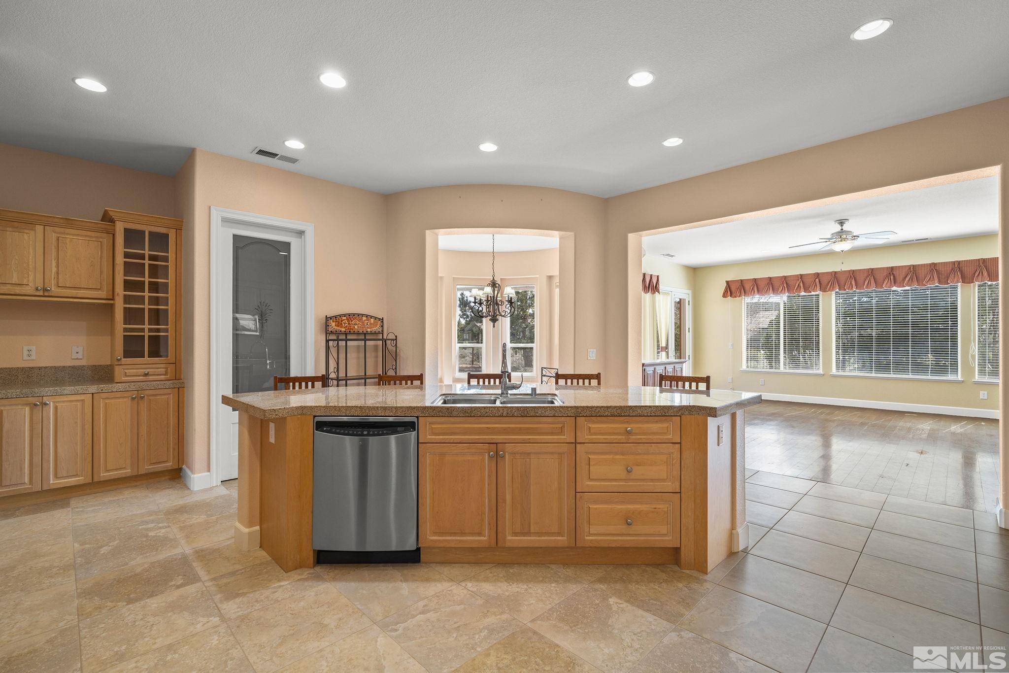 Reno, NV 89511,15355 Redmond LOOP Loop