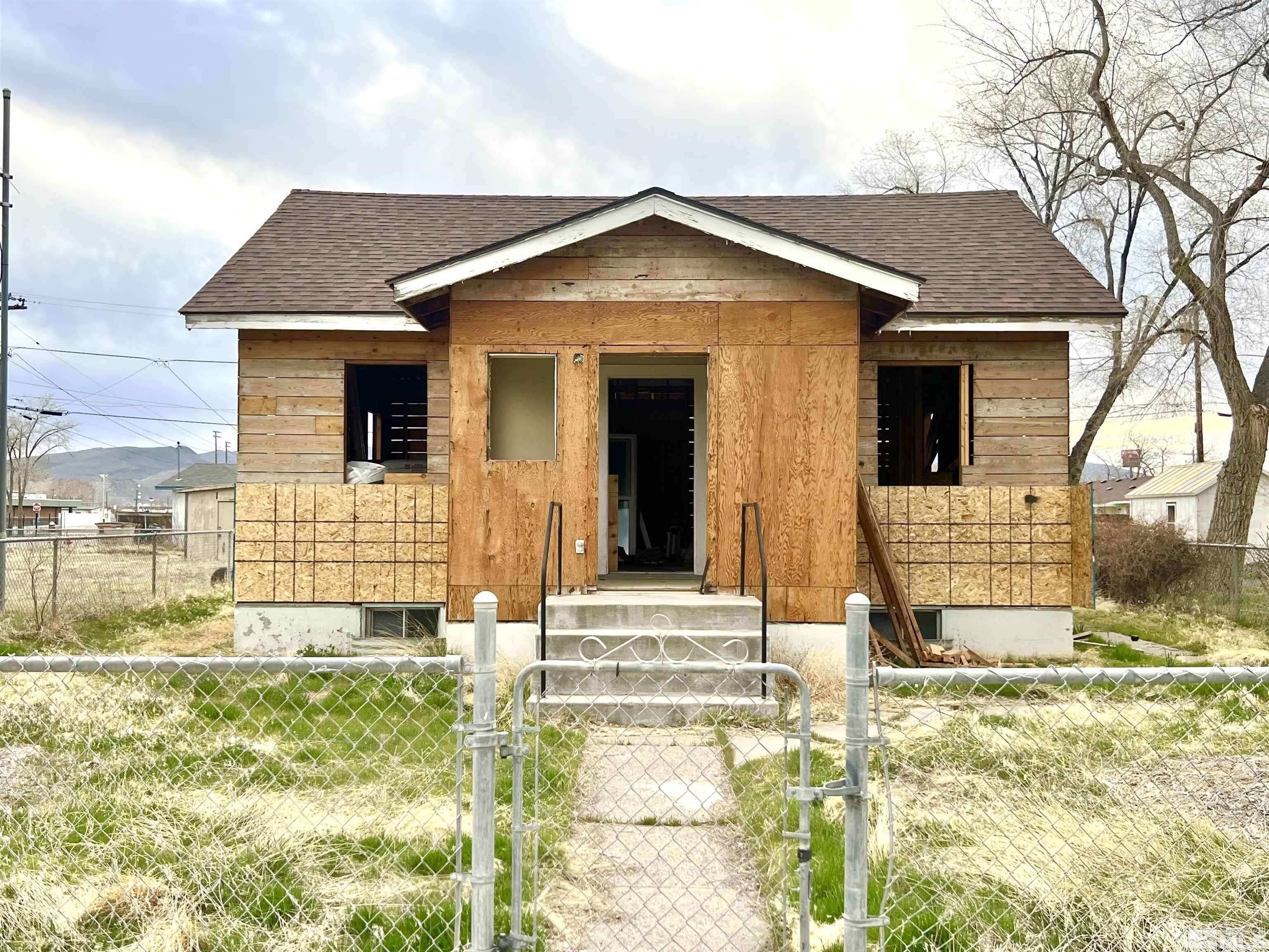 Battle Mountain, NV 89820,460 5th ST Street