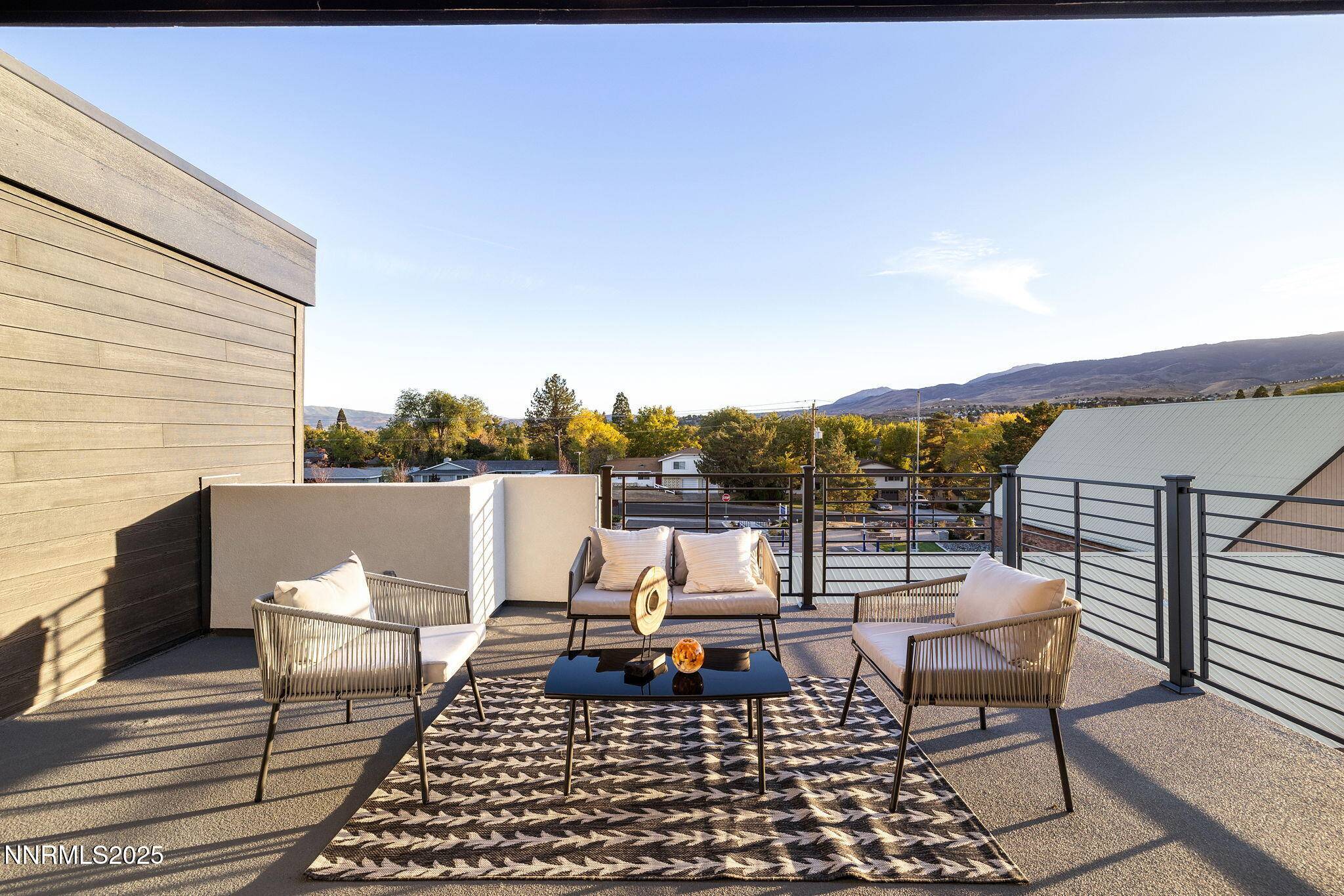 Reno, NV 89509,3818 Lakeside DR Drive #10