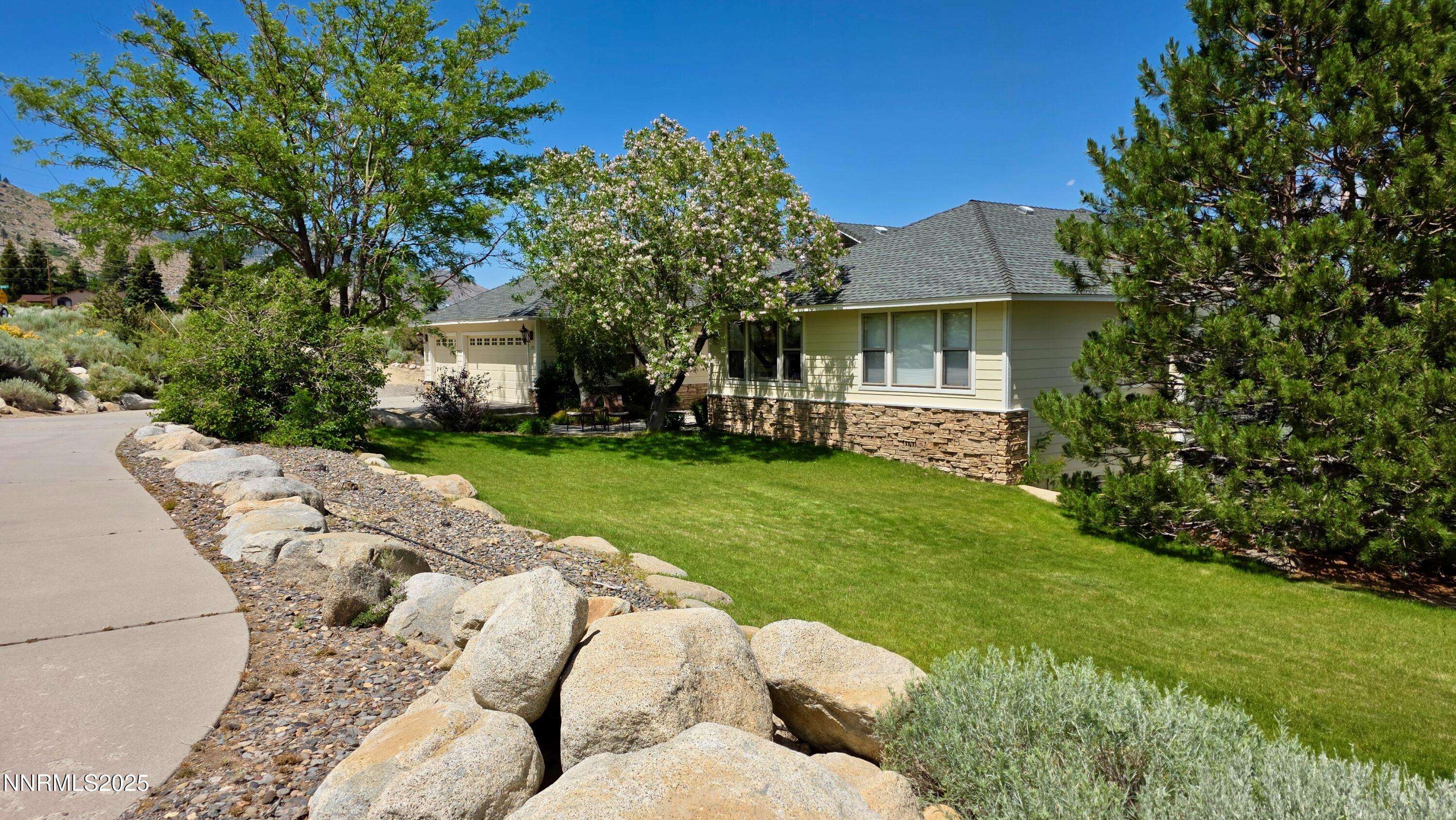Gardnerville, NV 89460,220 Sierra Shadows LN Lane