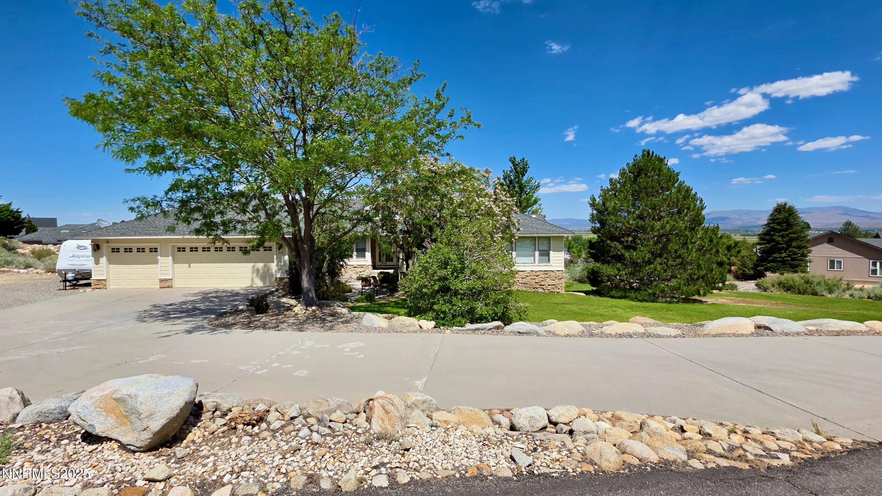 Gardnerville, NV 89460,220 Sierra Shadows LN Lane
