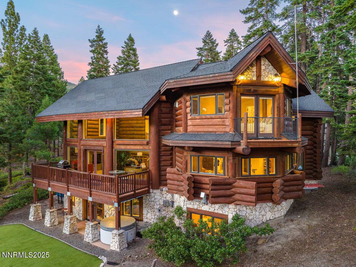 Incline Village, NV 89451,996 Tyner WAY Way