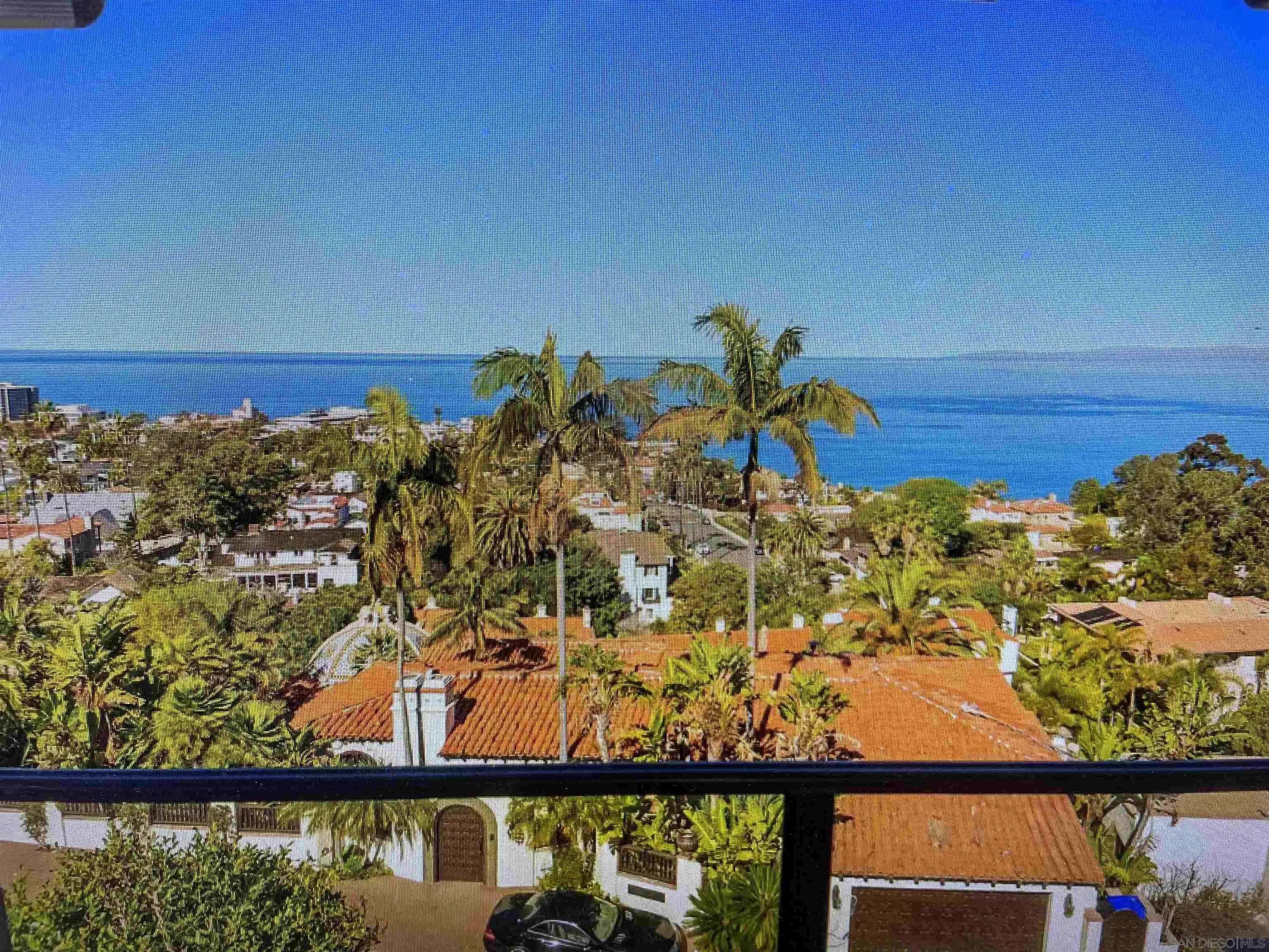La Jolla, CA 92037,1594 Crespo