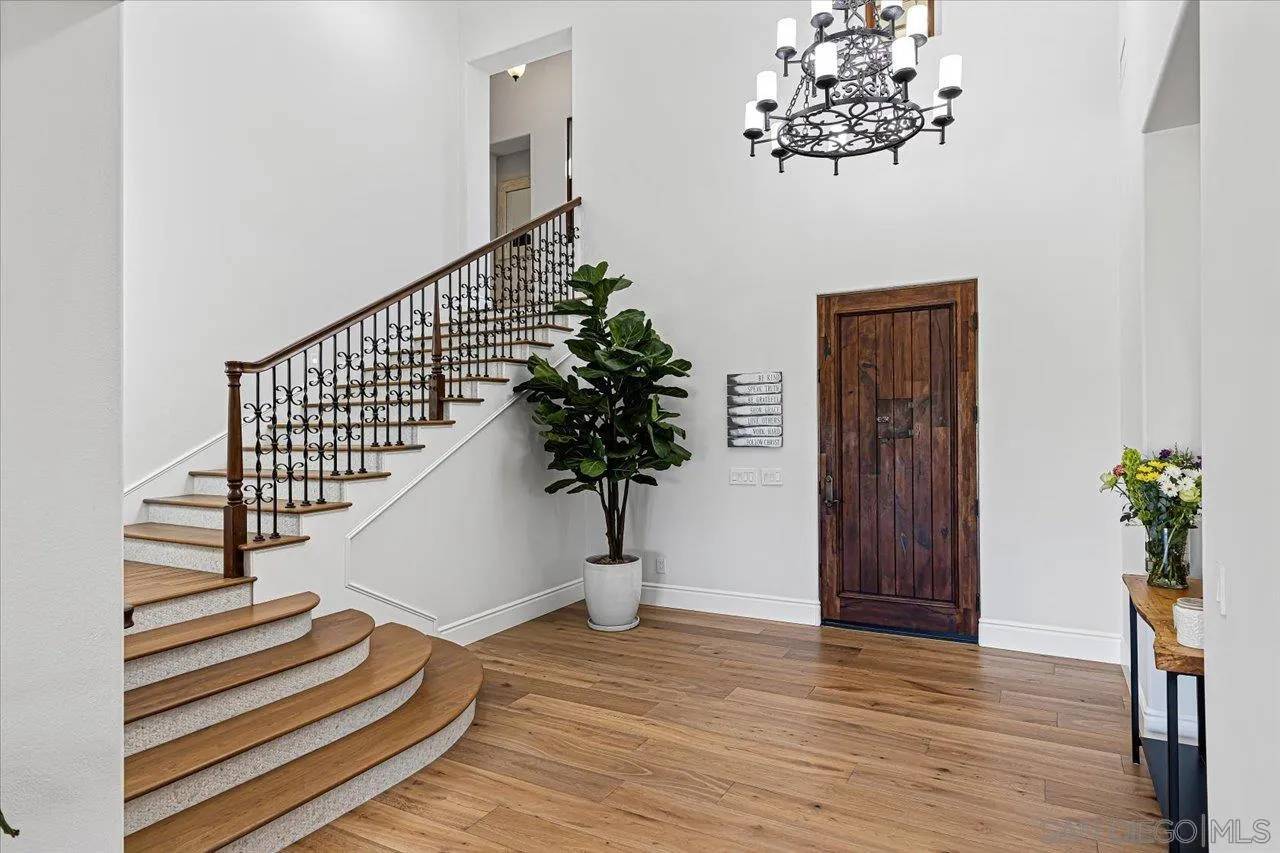 Encinitas, CA 92024,1202 Via Zamia