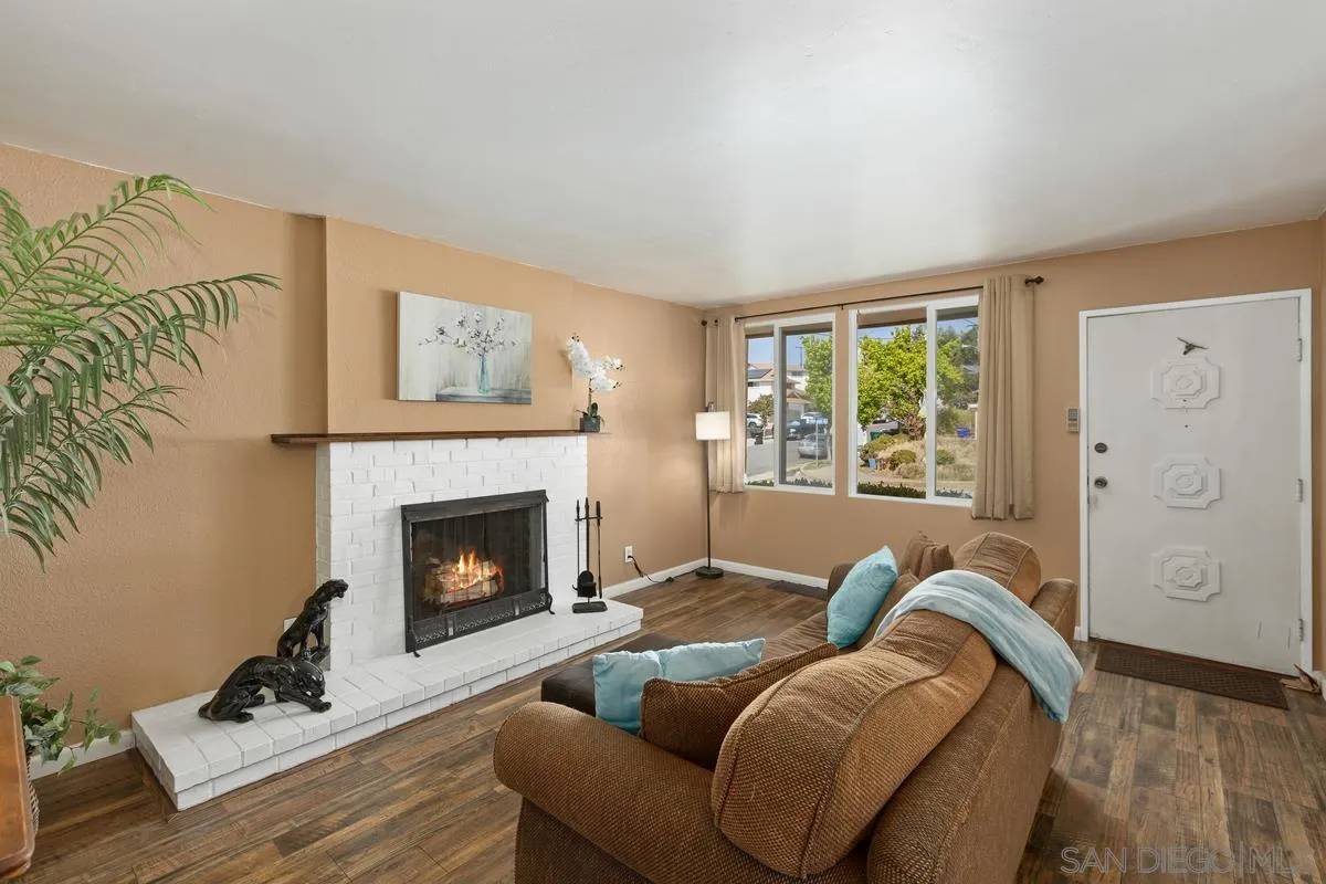 San Diego, CA 92119,8703 VERLANE DR