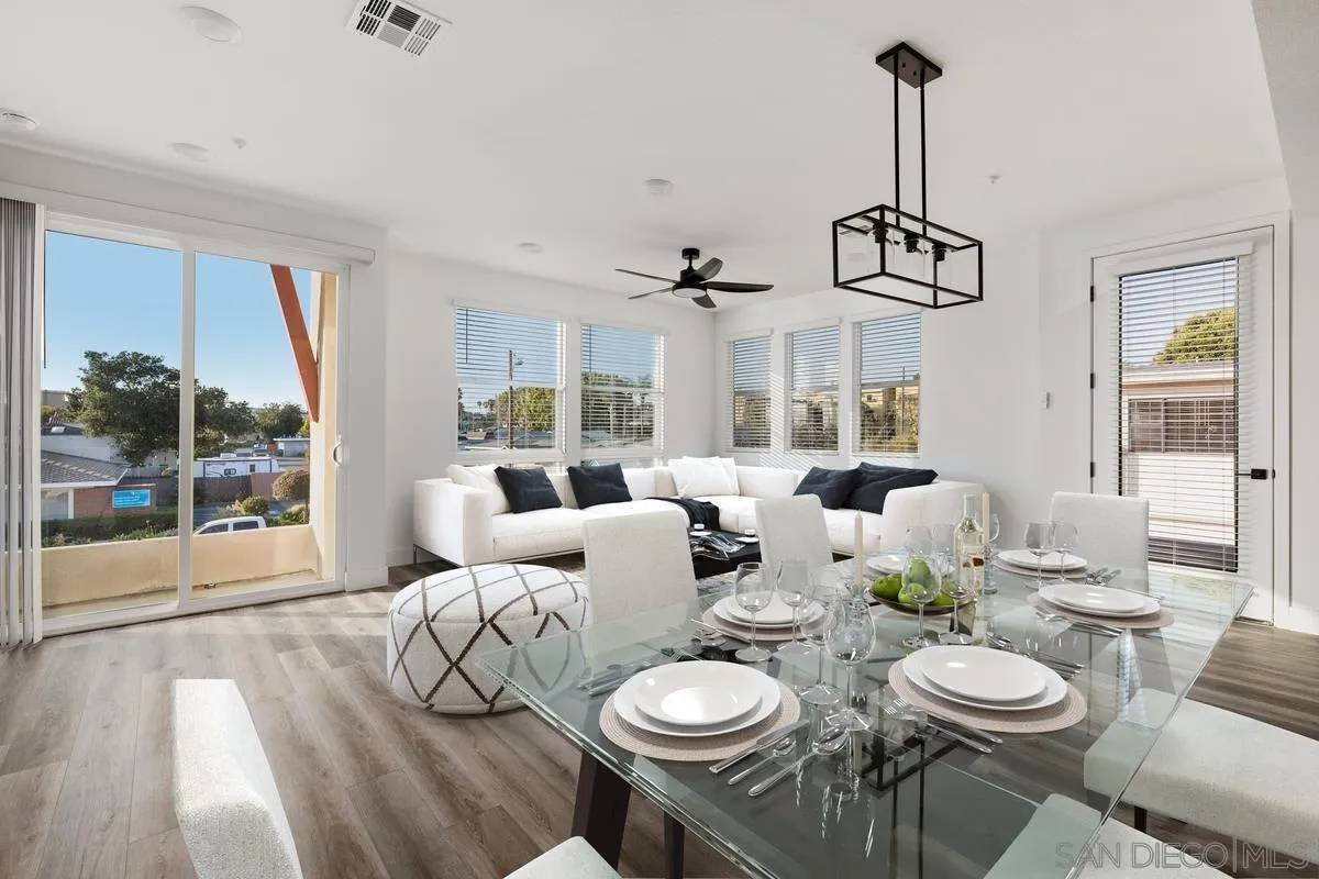 Carlsbad, CA 92008,735 Oak Avenue