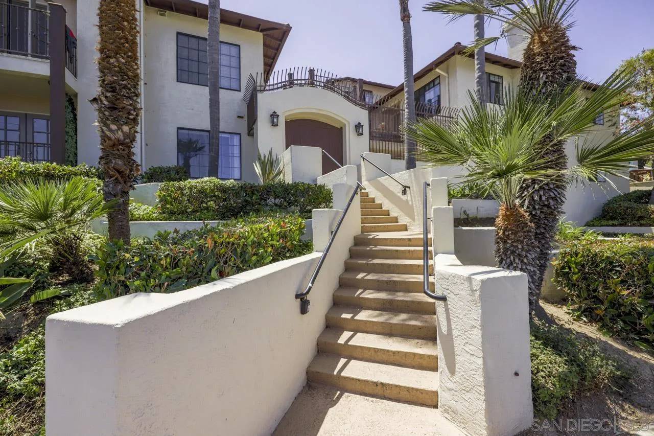 San Diego, CA 92107,2828 FAMOSA BLVD #206