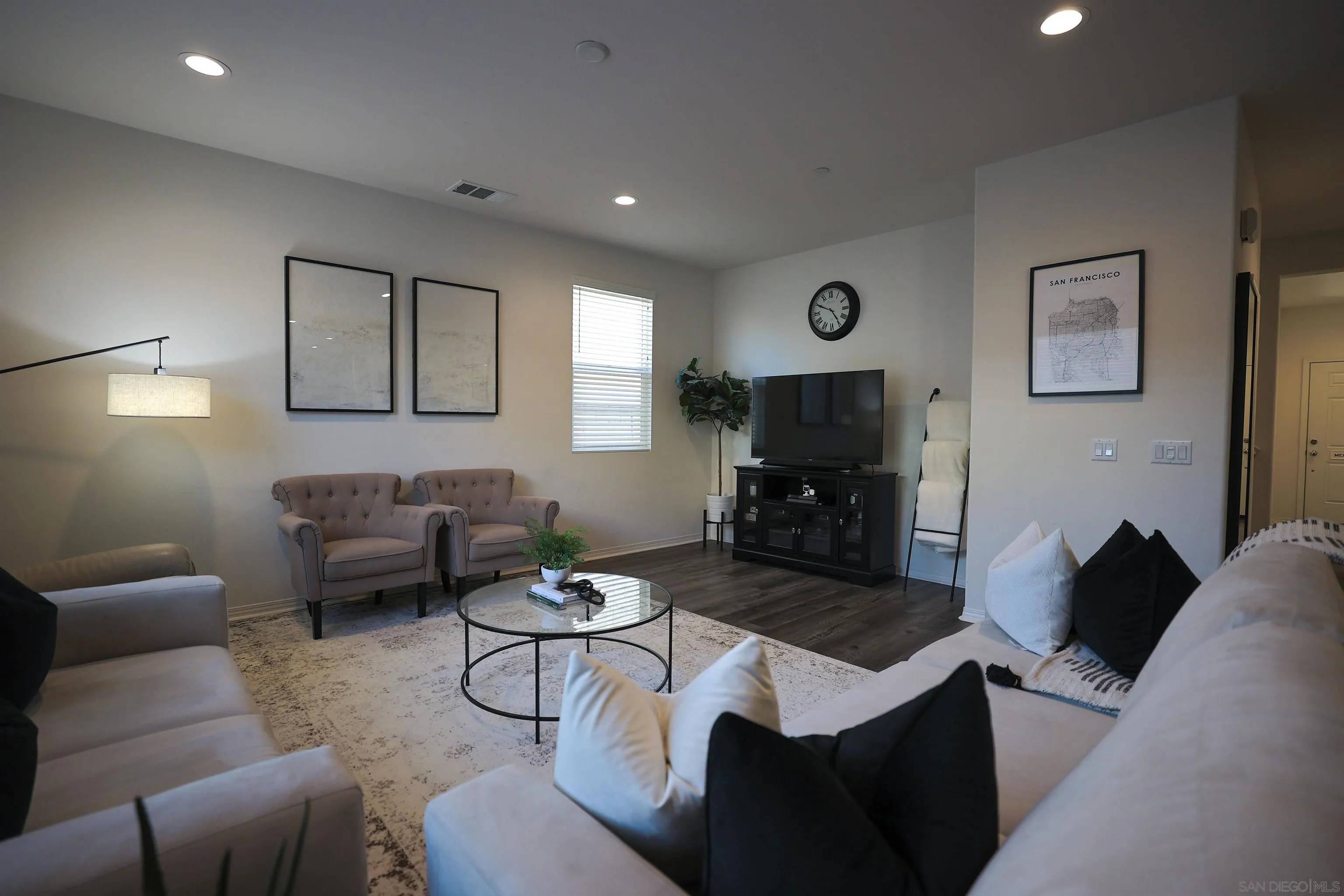 Fontana, CA 92336,5609 Garibaldi Way