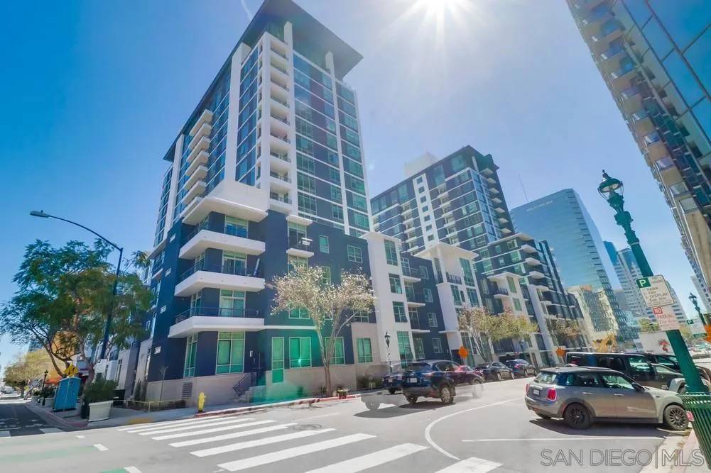 San Diego, CA 92101,425 W Beech St #1553