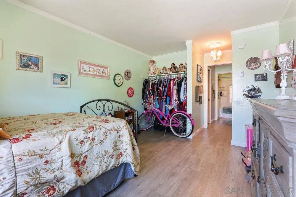 San Diego, CA 92109,1885 Diamond St #211