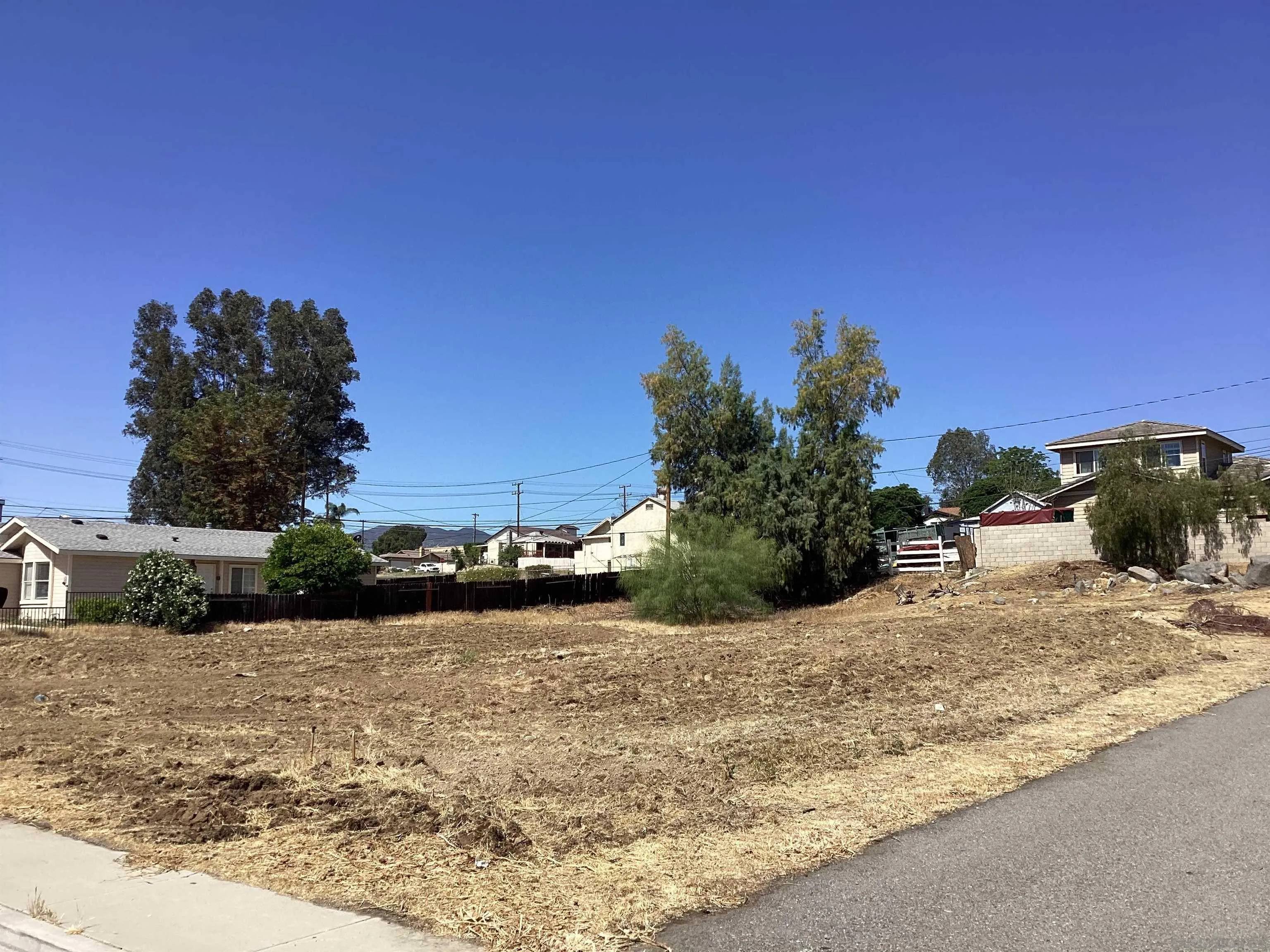 Lake Elsinore, CA 92530,313 N Lindsay North #3740444011