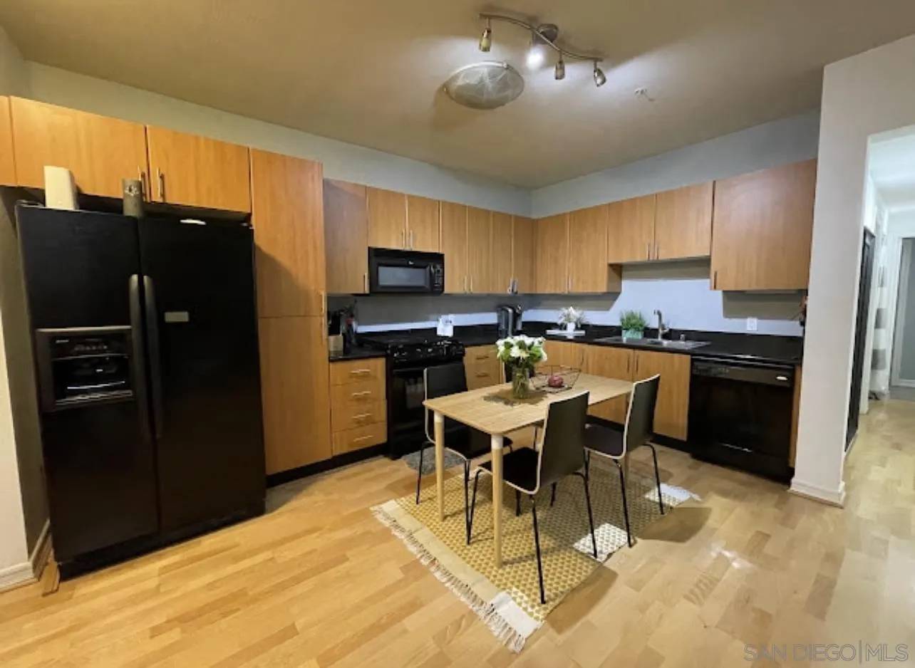 San Diego, CA 92101,1465 C St #3509