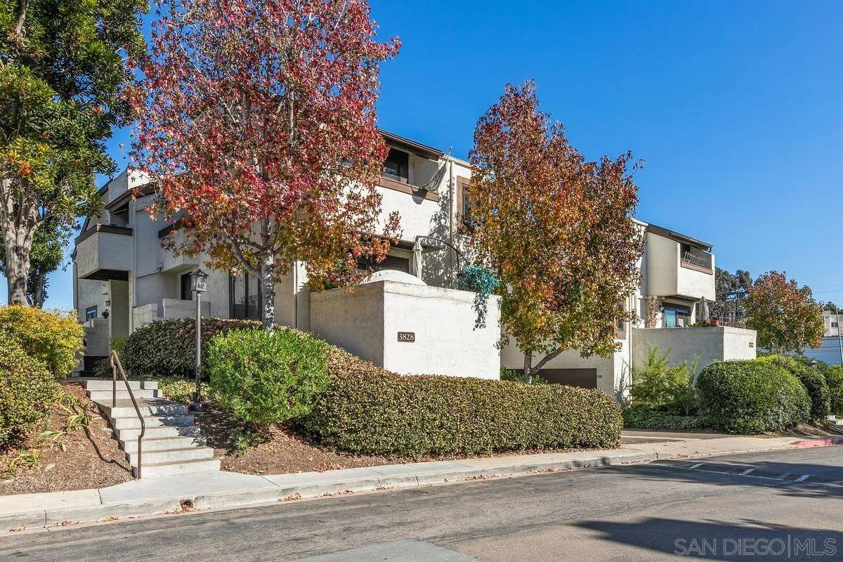 San Diego, CA 92107,2287 Caminito Pajarito #164