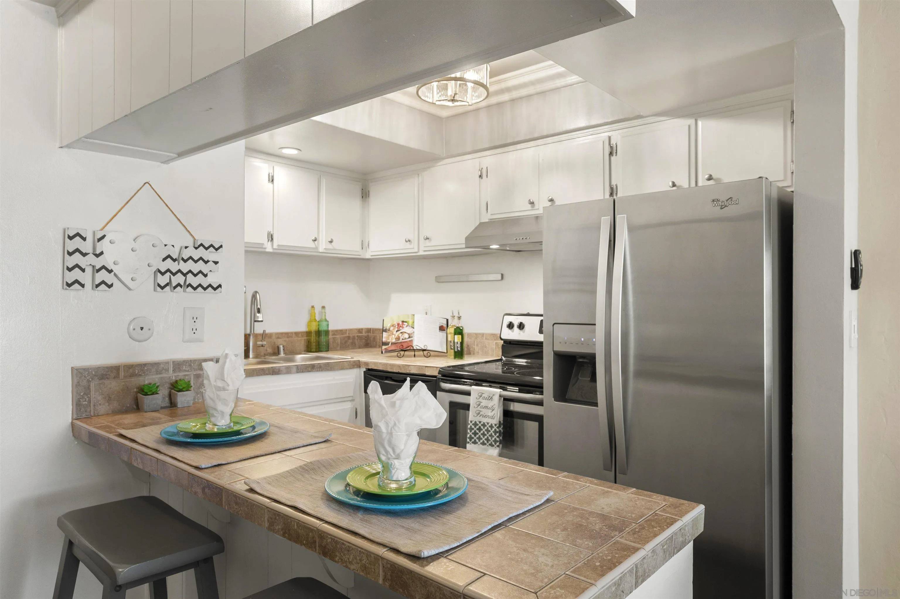 San Diego, CA 92111,7555 Linda Vista Rd 28