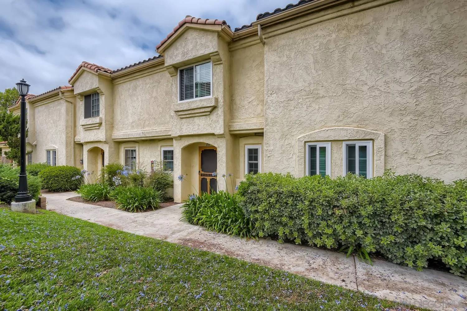 Vista, CA 92081,740 Breeze Hill Rd #155