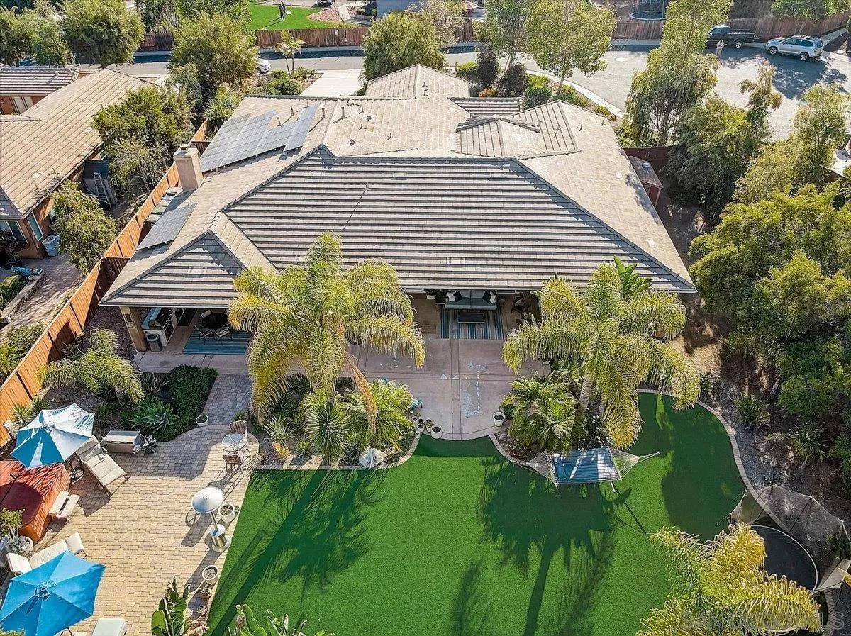 Vista, CA 92084,1407 Montelena Ct