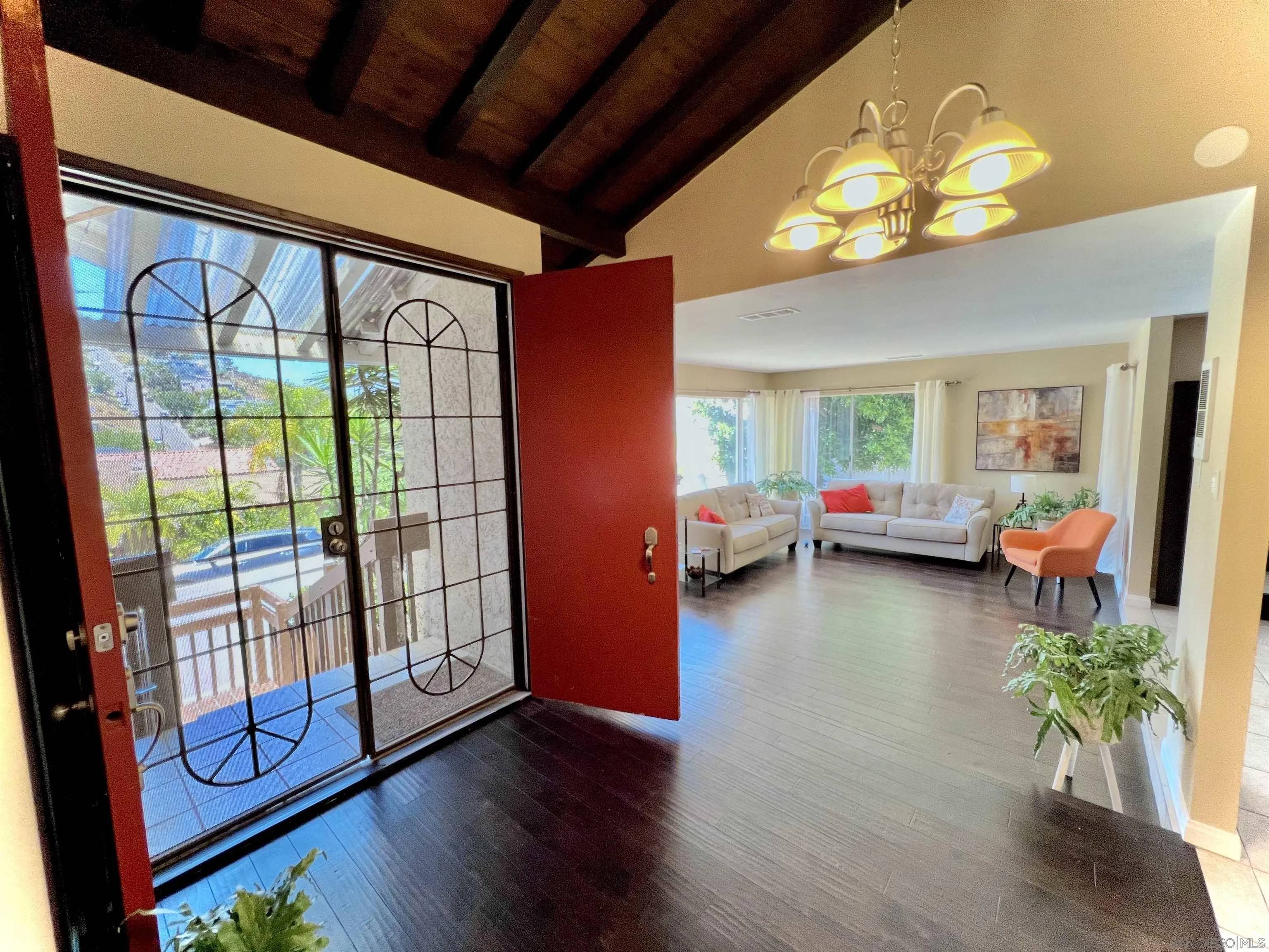 Spring Valley, CA 91977,9849 Chestnut St