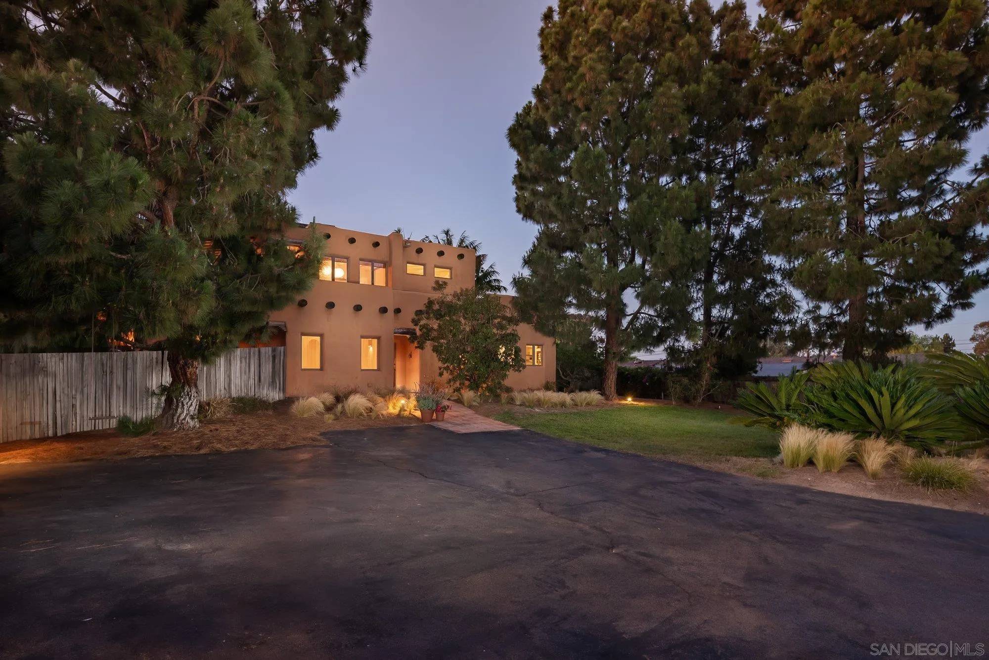 Encinitas, CA 92024,1144 Crest Dr
