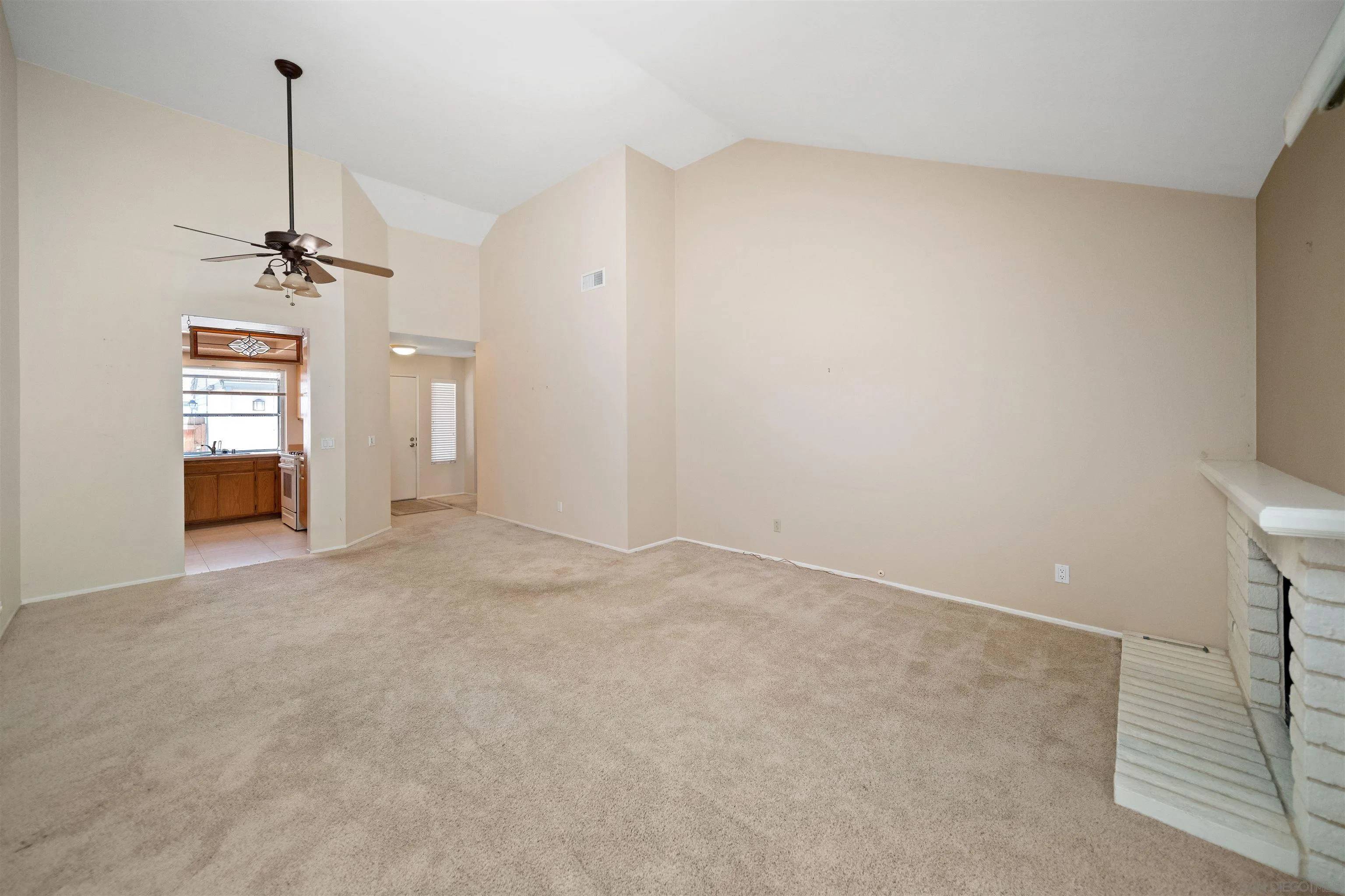 Escondido, CA 92027,413 Hanford Gln