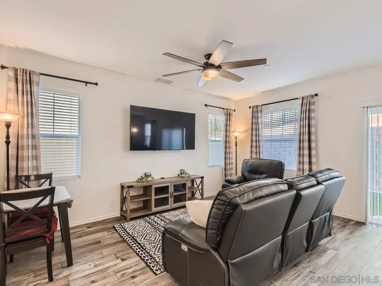 El Cajon, CA 92021,1896 Olivia St