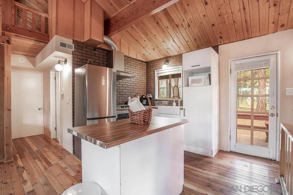 Big Bear Lake, CA 92315,1000 Jasper Dr