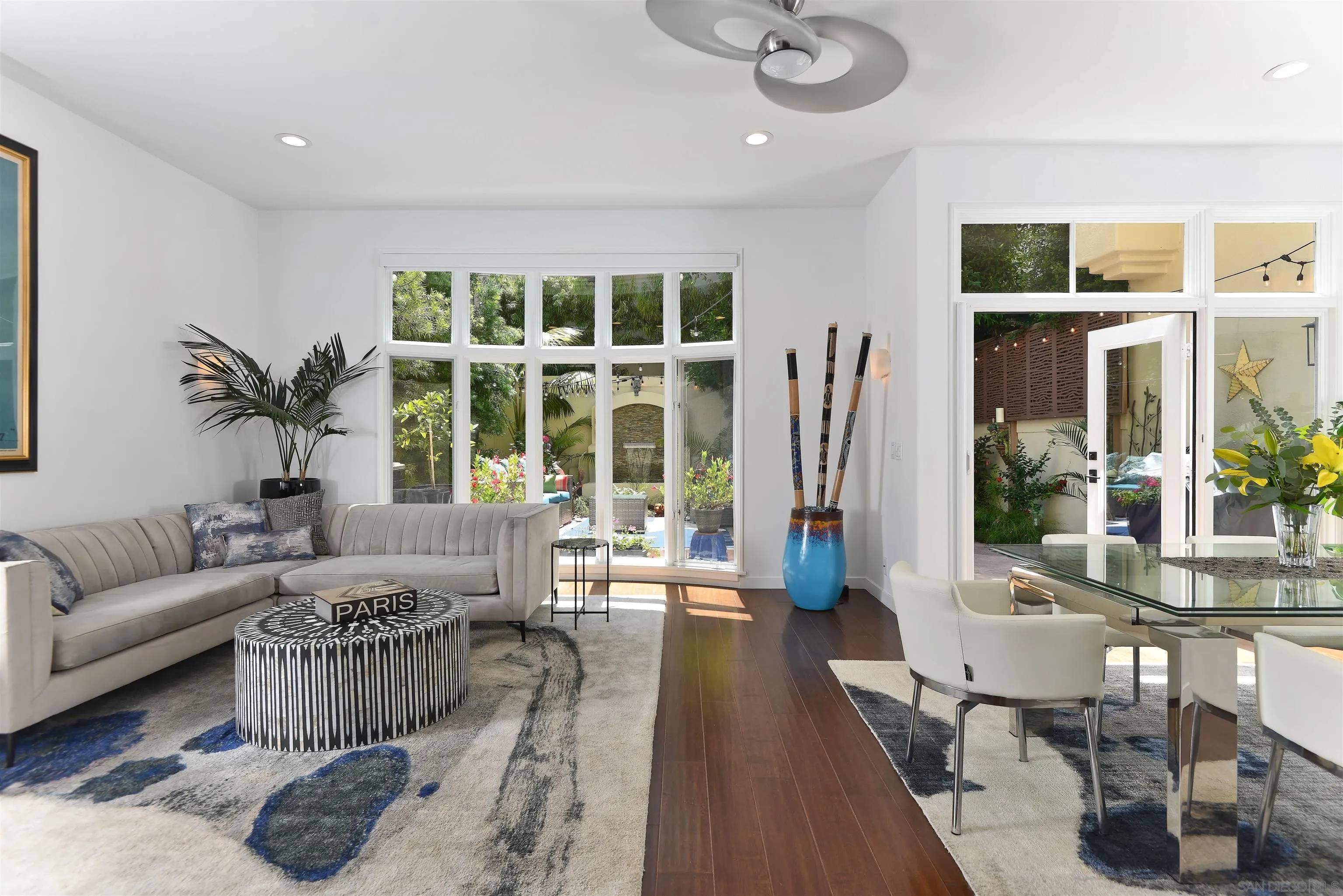 La Jolla, CA 92037,3143 Hamburg Square