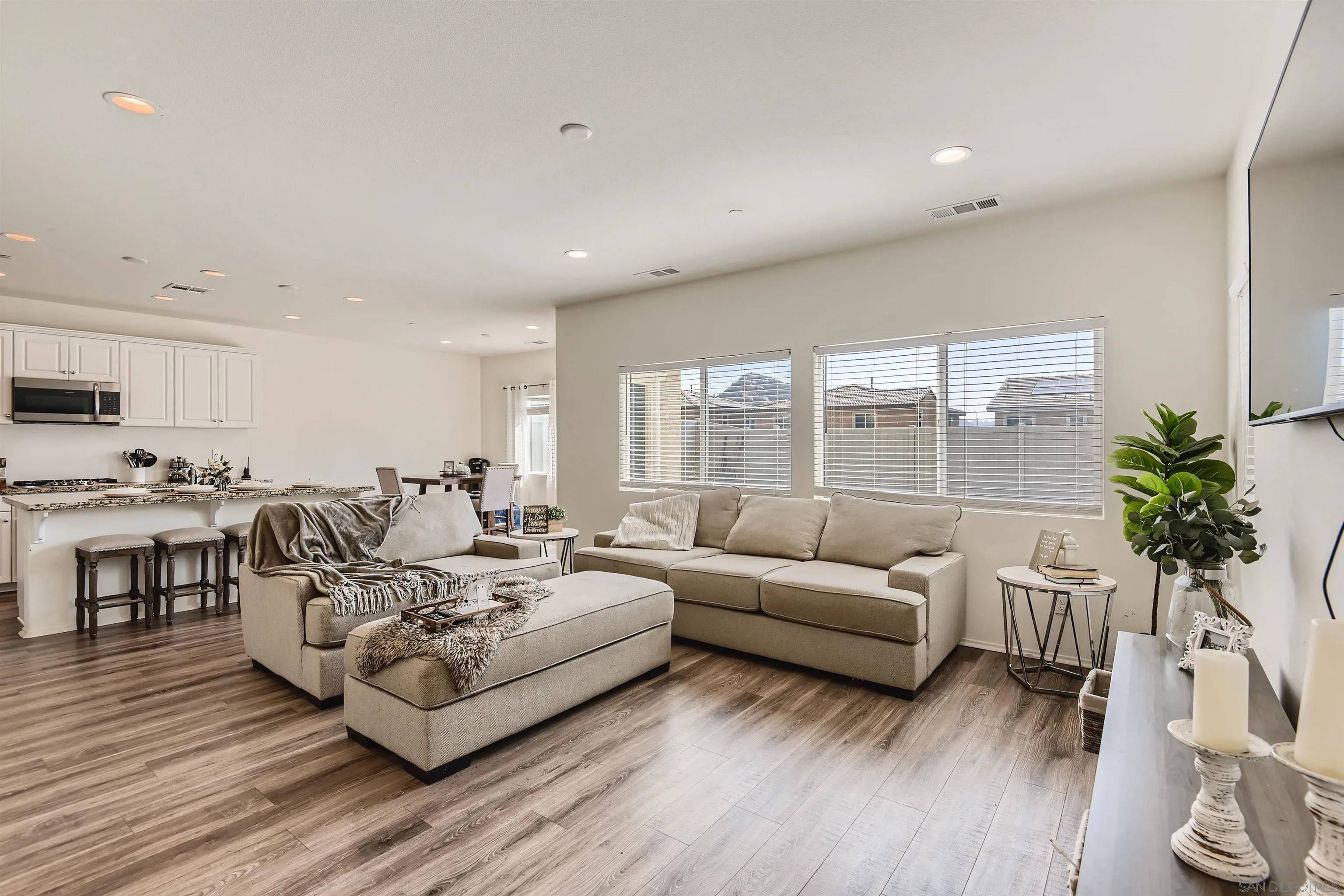 Fallbrook, CA 92028,317 CAMPOLINA CT.