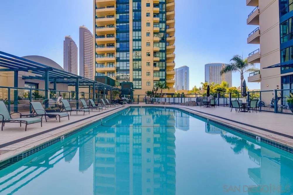 San Diego, CA 92101,555 Front St #1202