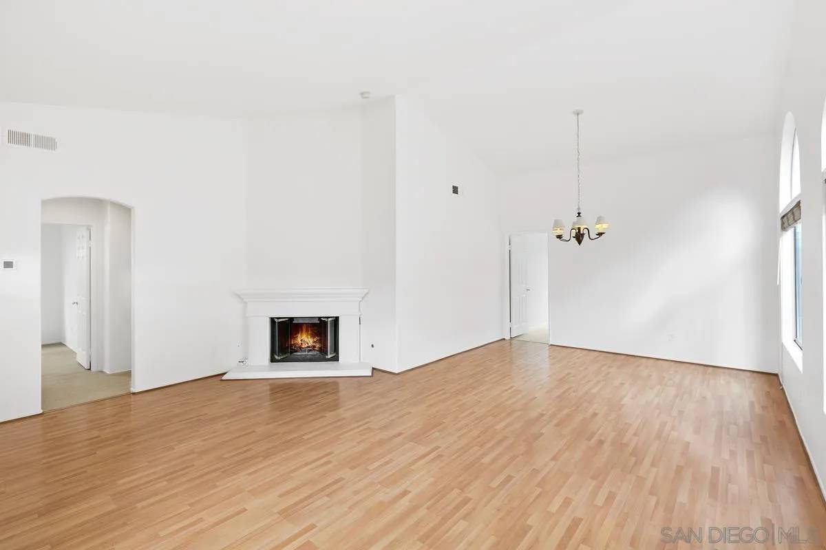 San Diego, CA 92126,9234 Longridge Way