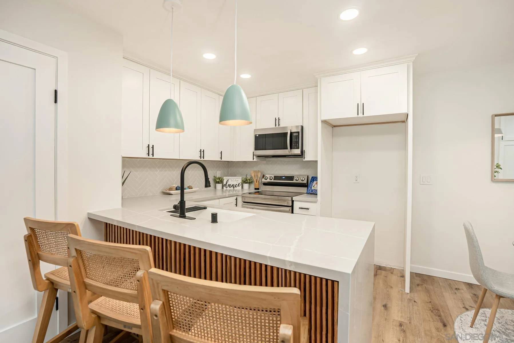 San Diego, CA 92123,3549 Castle Glen Dr #114