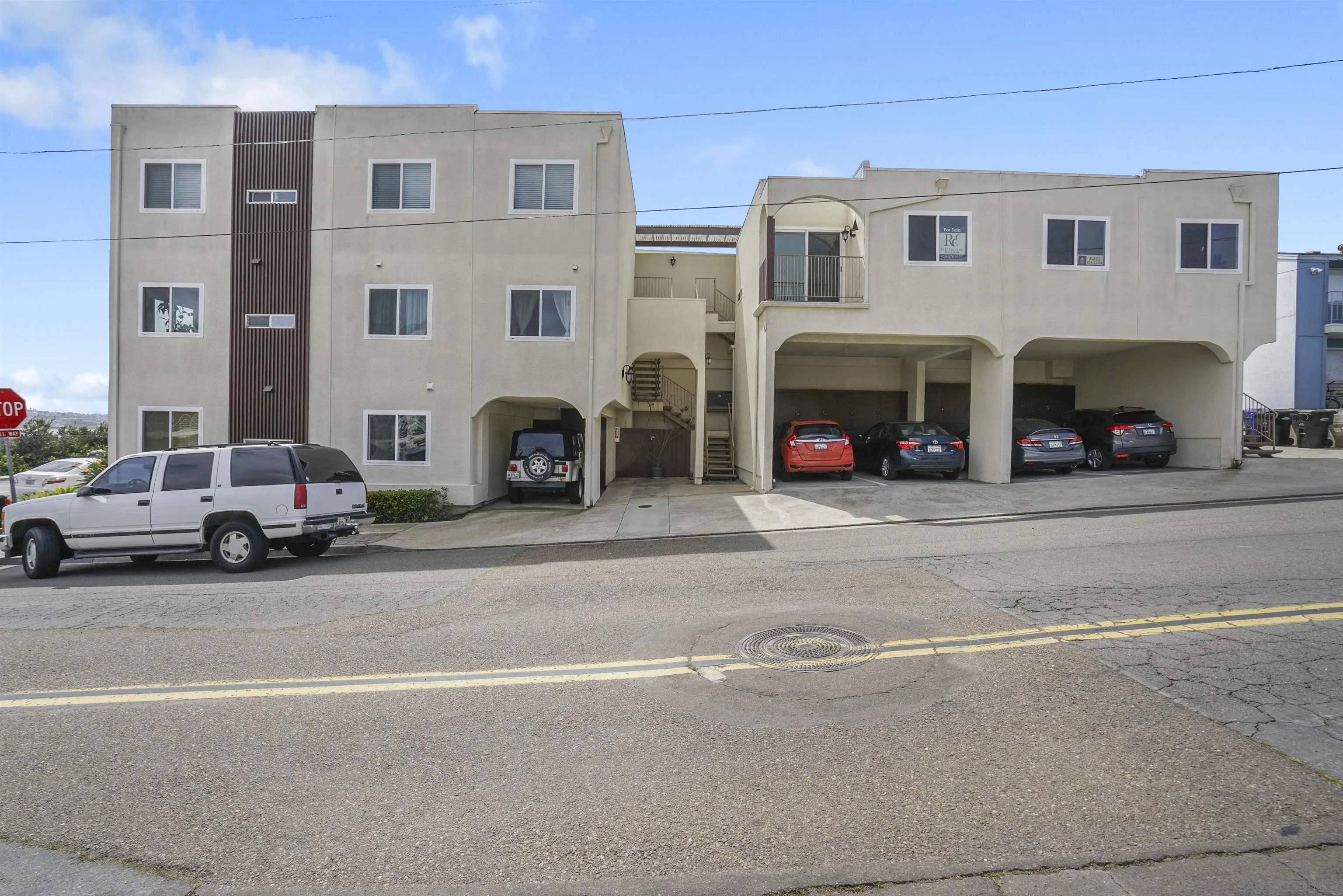 San Diego, CA 92109,4092 Crown Point Dr #8