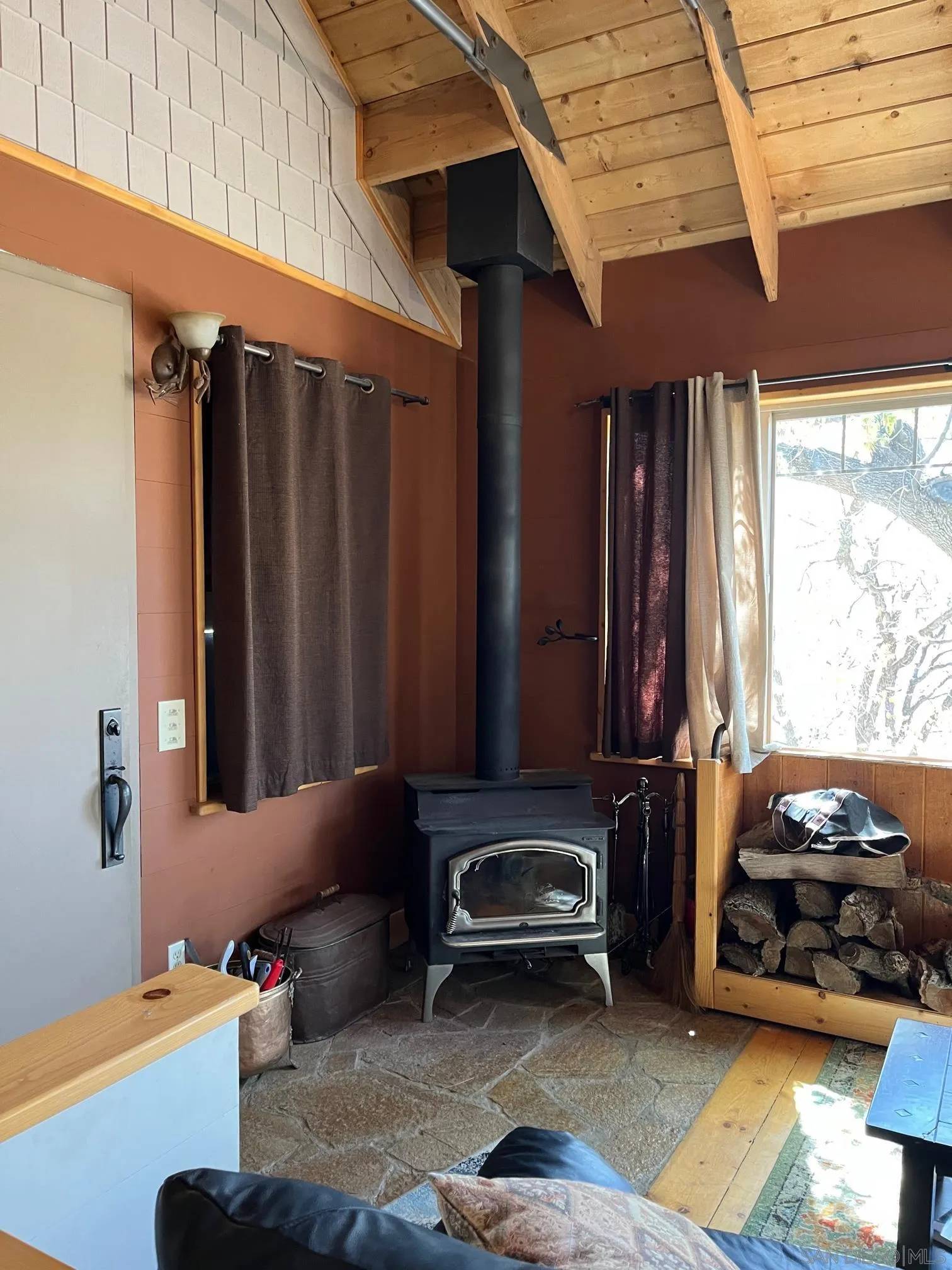 Mount Laguna, CA 91948,607 Piedra Tract