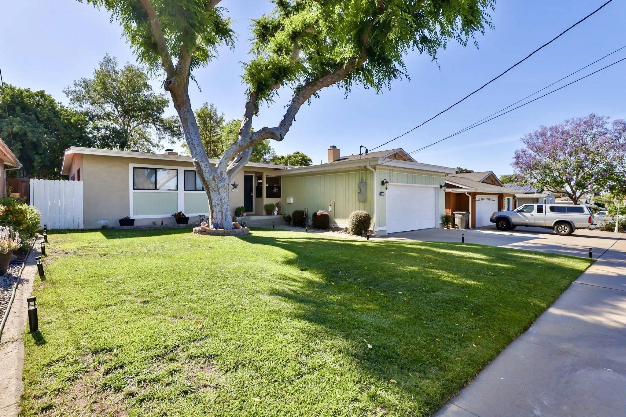 El Cajon, CA 92020,1284 Hardin Dr