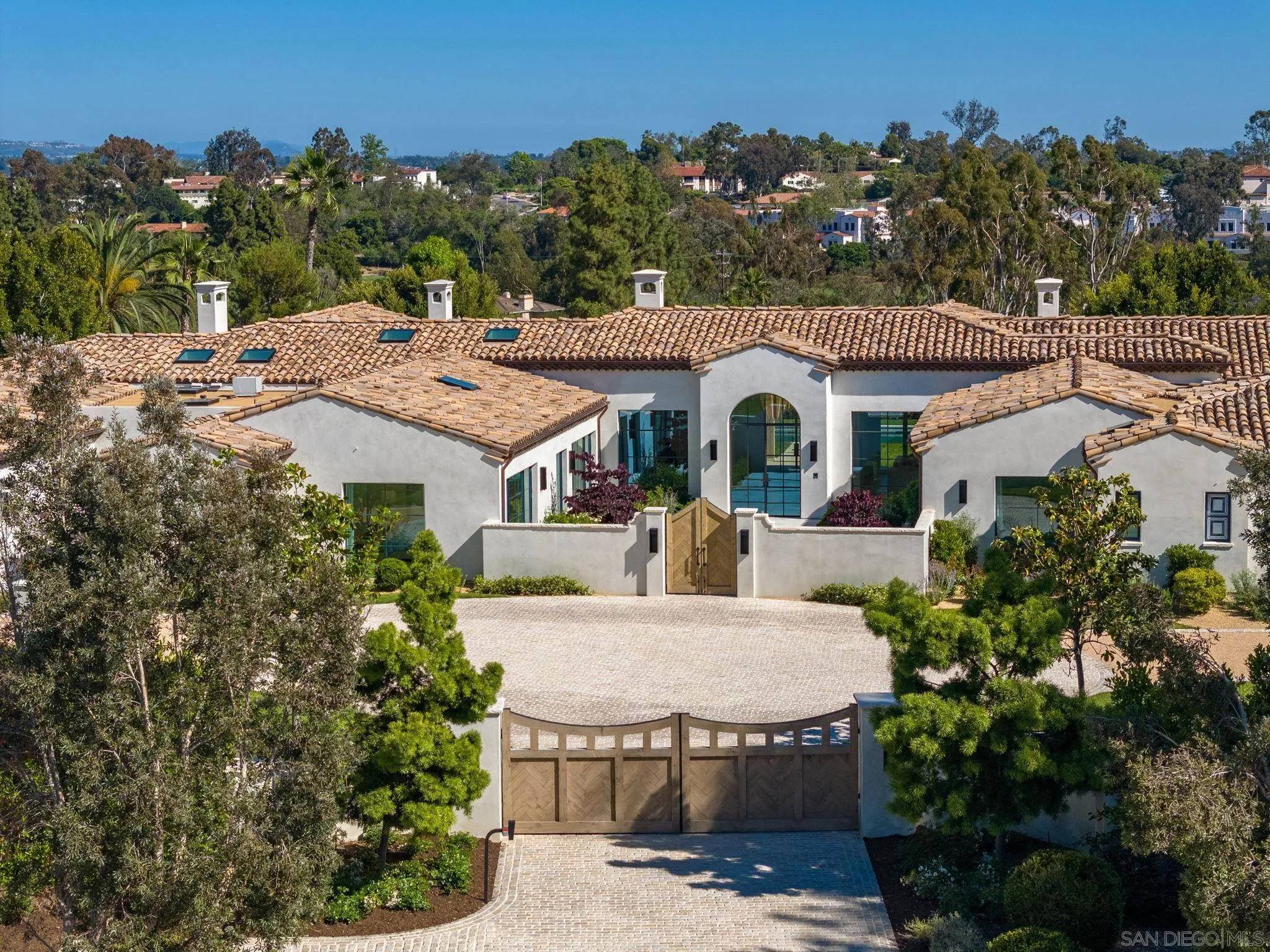Rancho Santa Fe, CA 92067,5801 Lago Lindo