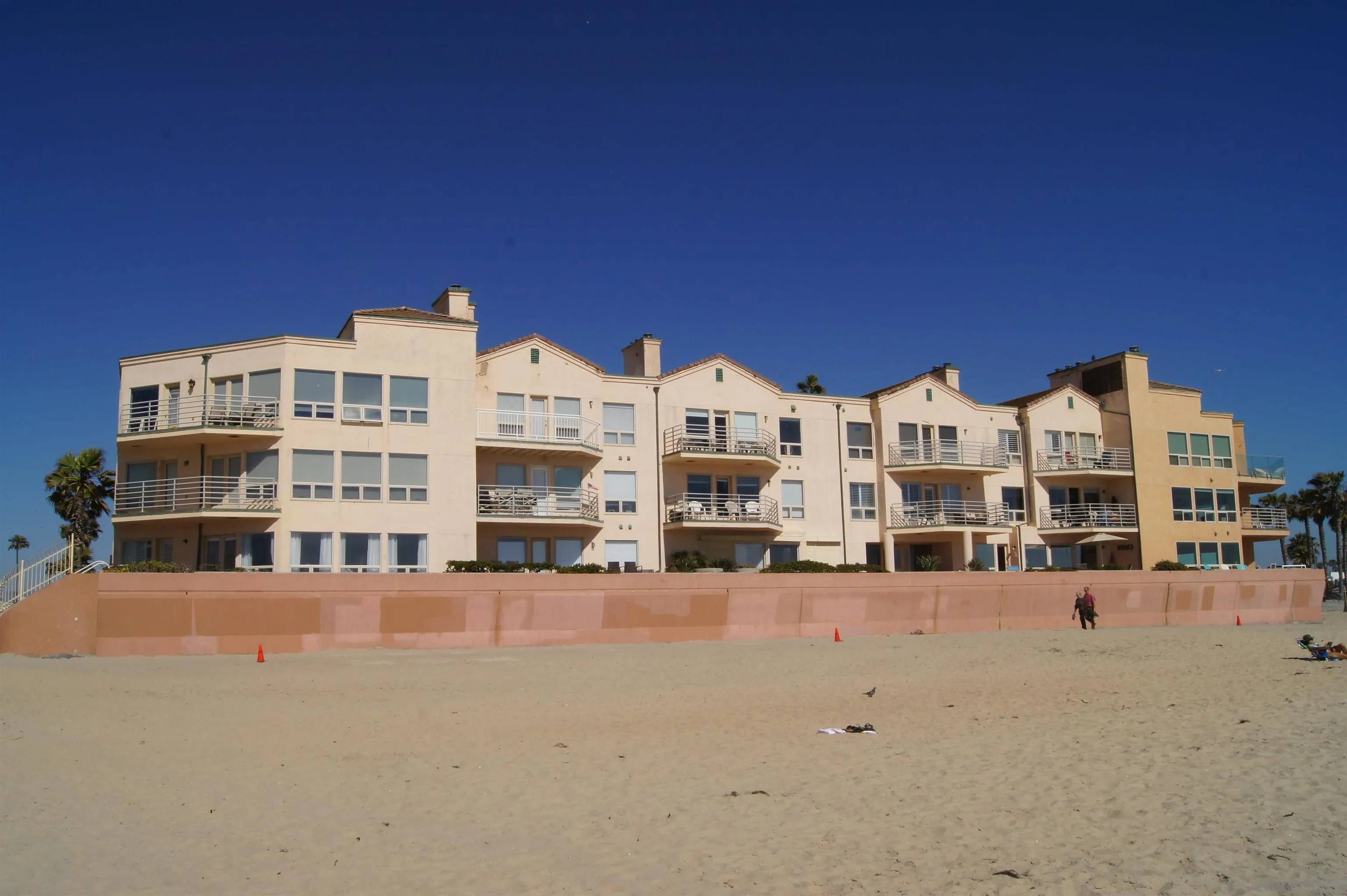 Imperial Beach, CA 91932,714 Seacoast Dr #215