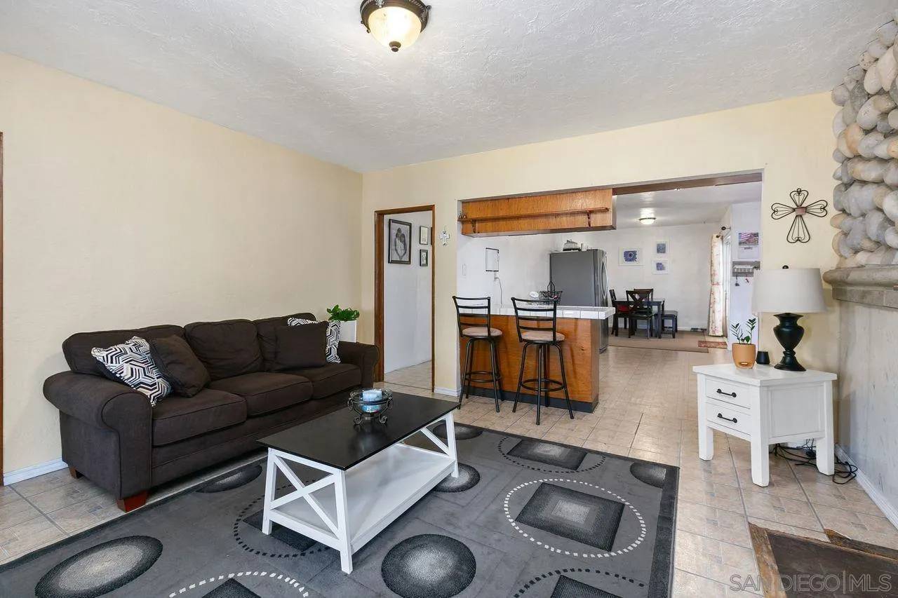 San Diego, CA 92105,3645 41st St