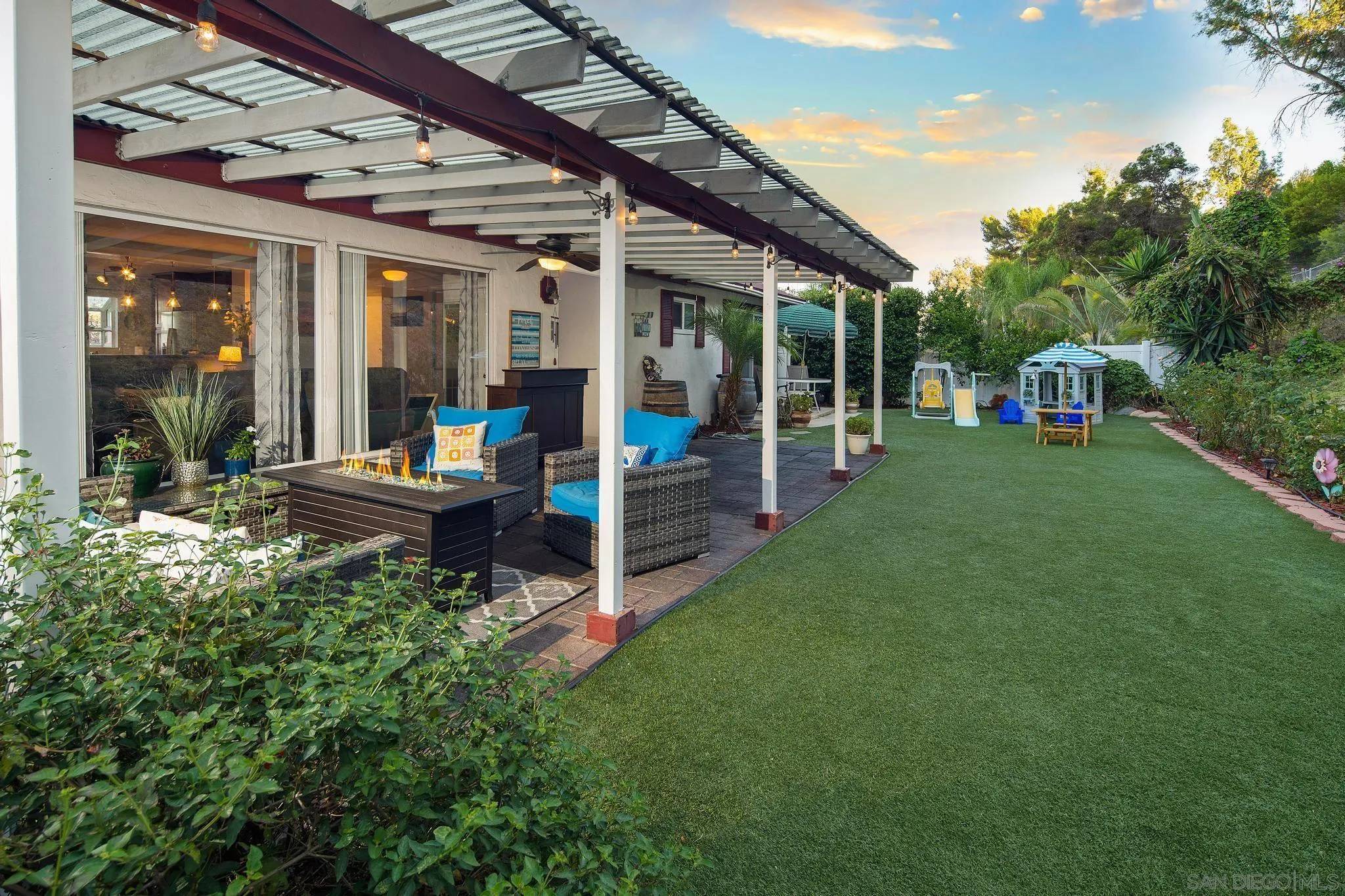 El Cajon, CA 92020,560 La Sombra Drive