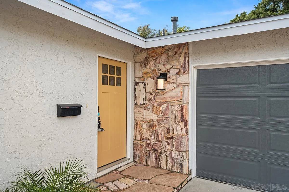 San Diego, CA 92119,7252 Ballinger Ave