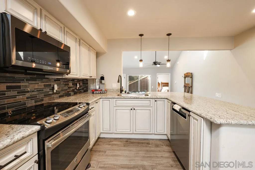 Ramona, CA 92065,15852 Green Haven Ct