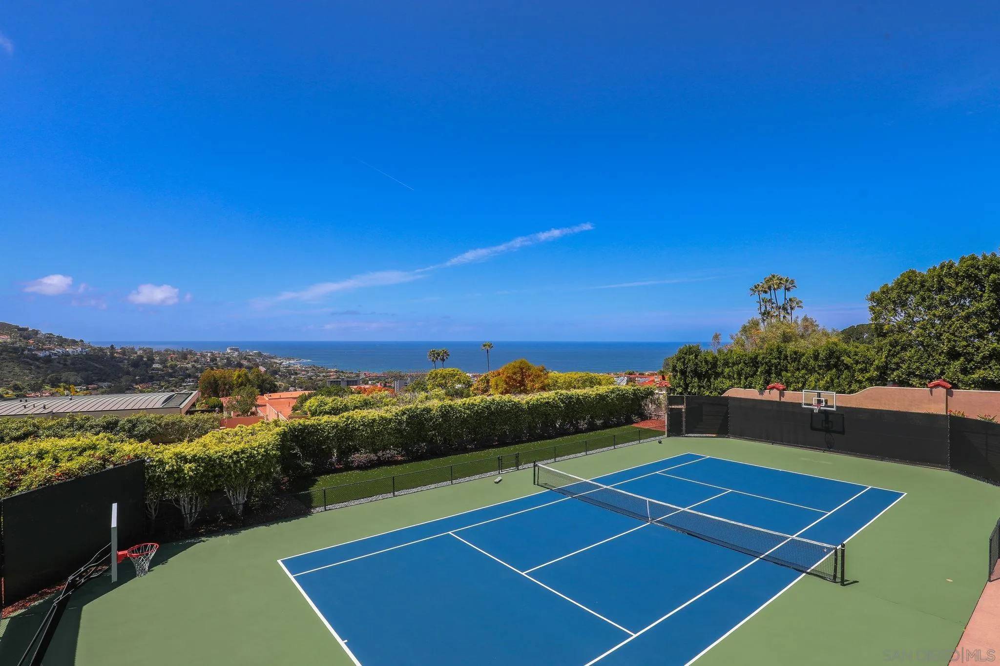 La Jolla, CA 92037,7778 Starlight Dr