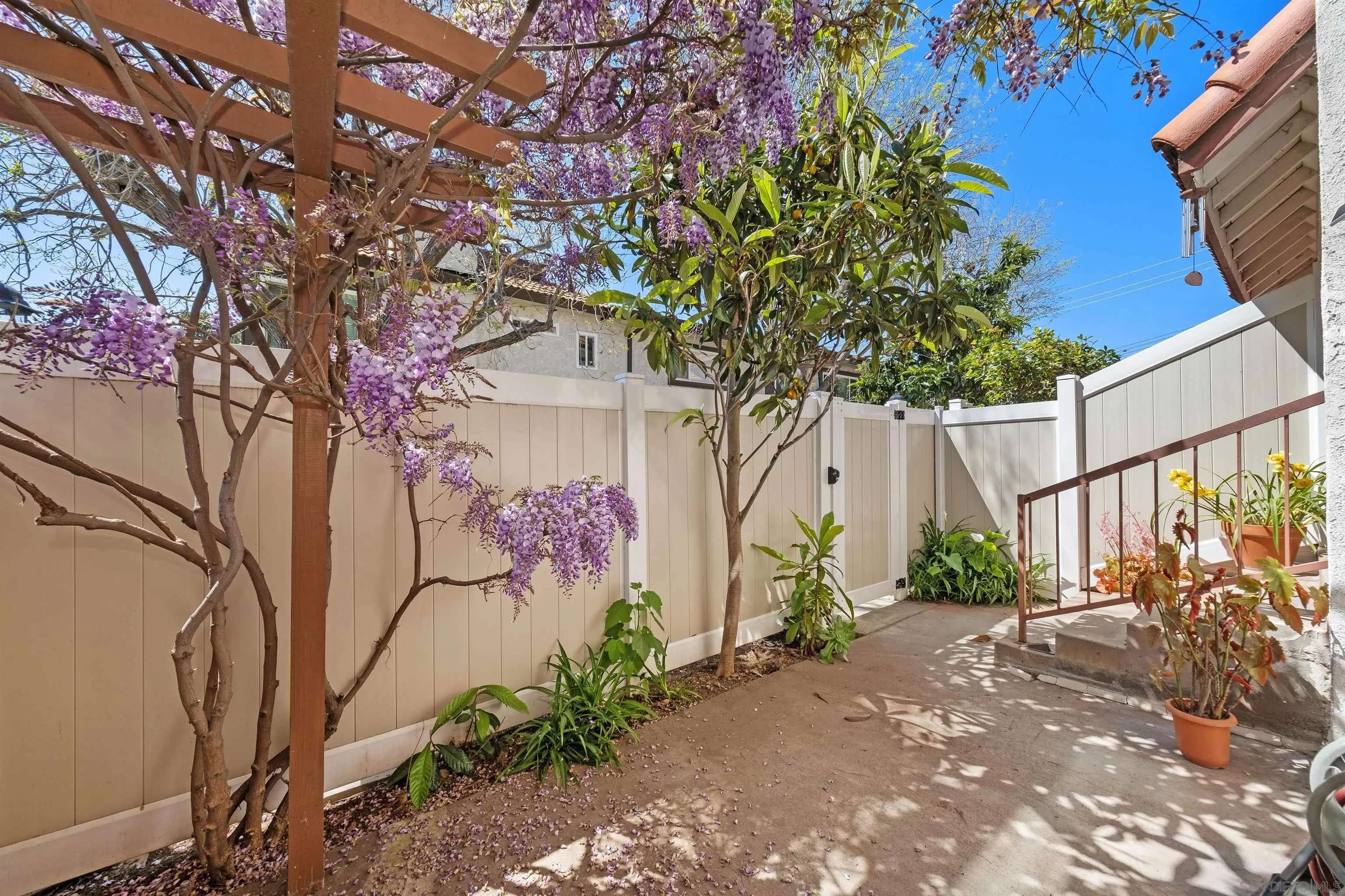 Alhambra, CA 91801,511 N Curtis #A