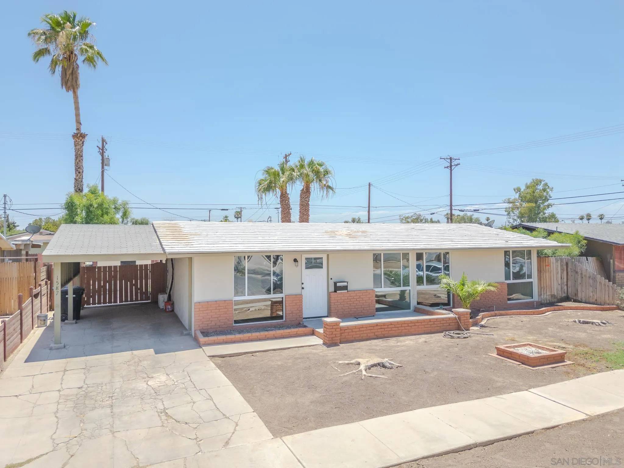 El Centro, CA 92243,1587 Vine
