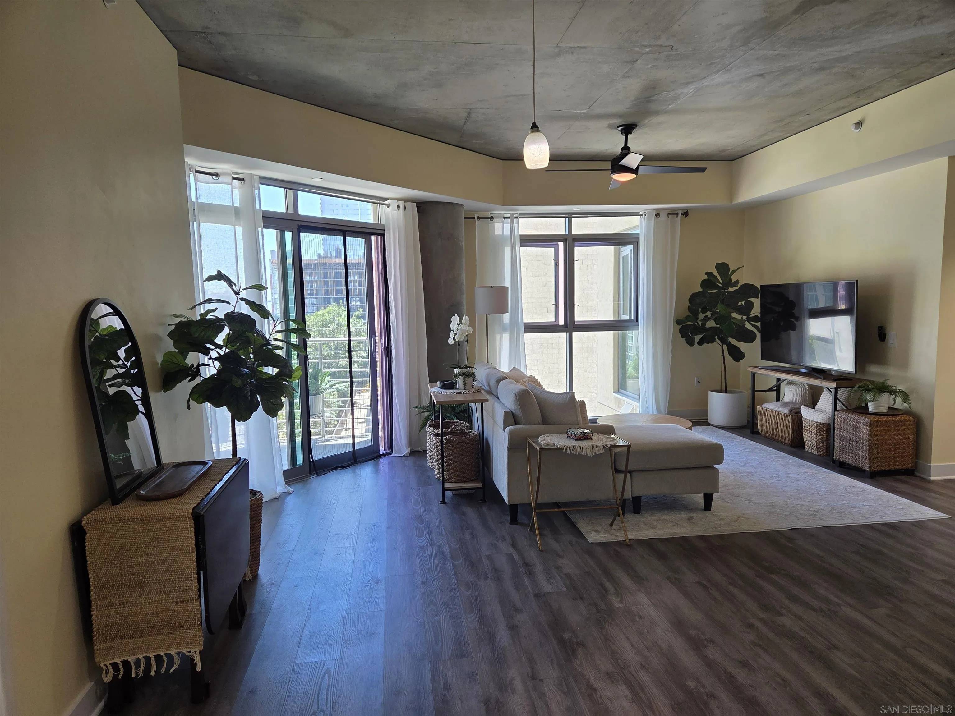 San Diego, CA 92101,801 Ash St #203