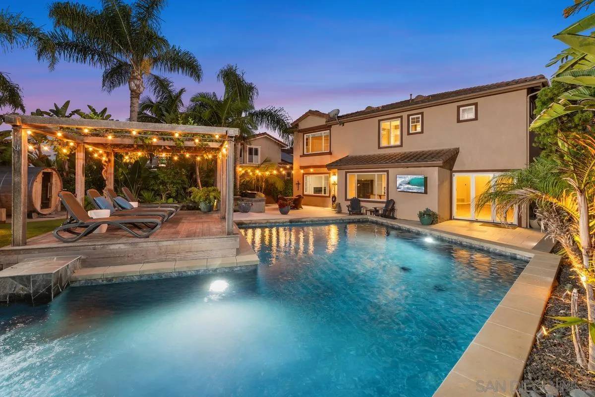 Carlsbad, CA 92011,6412 Merlin Dr